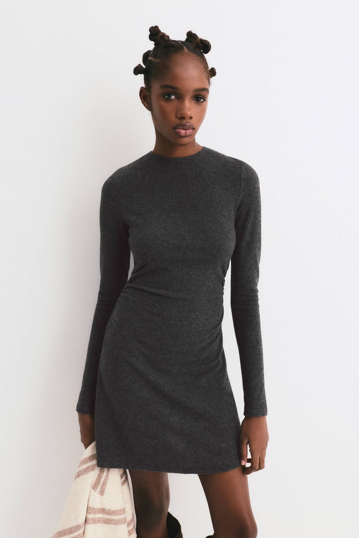 풀앤베어 소프트터치 셔링 긴팔 미니 원피스 7394/367 DARK GREY - 상세 이미지 3