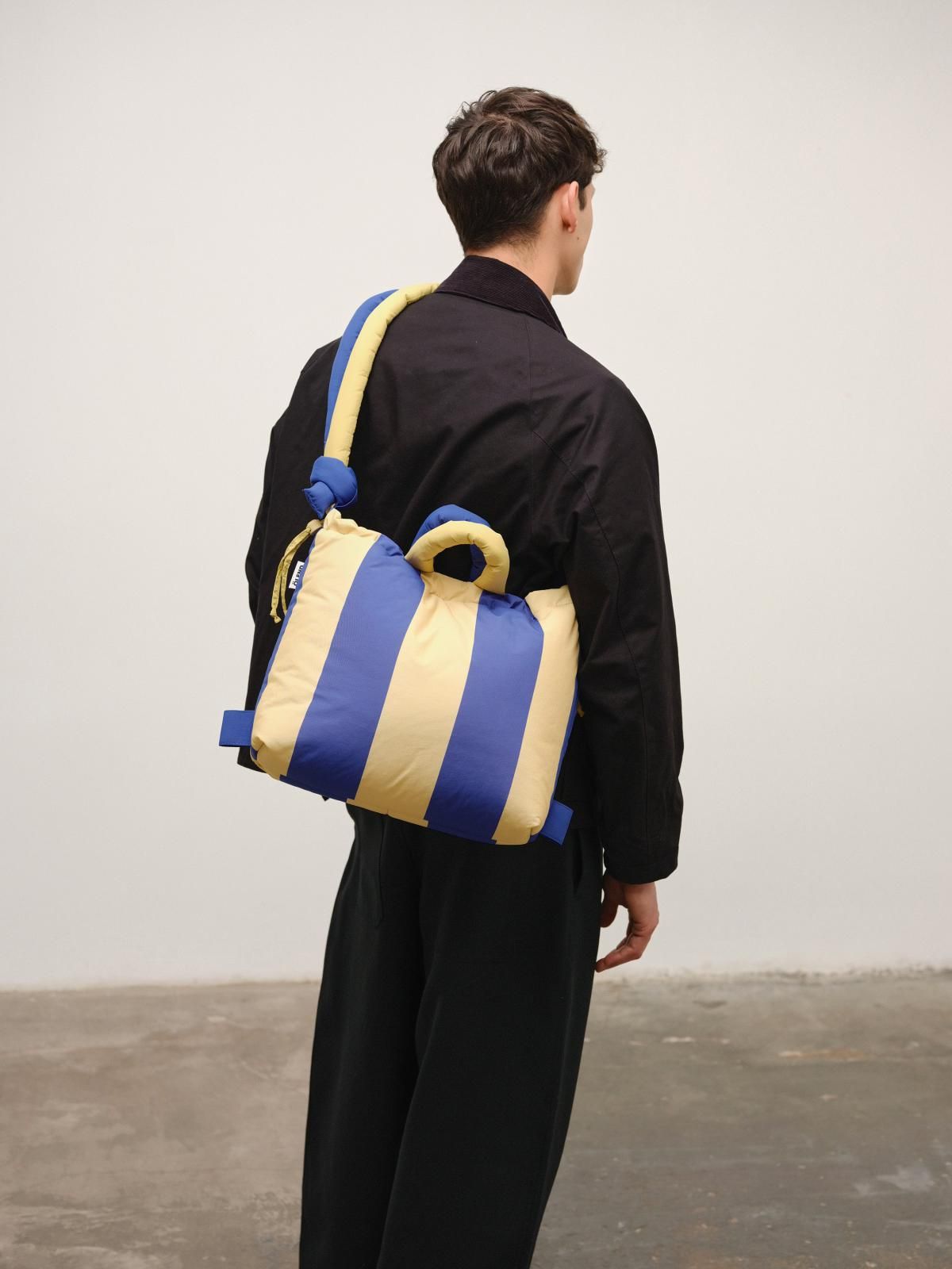 올랜드 스트라이프 소프트 테크니컬 나일론 빅 사이즈 토트백 Ona 54713578455375 COBALT + LIME STRIPE - 상세 이미지 2