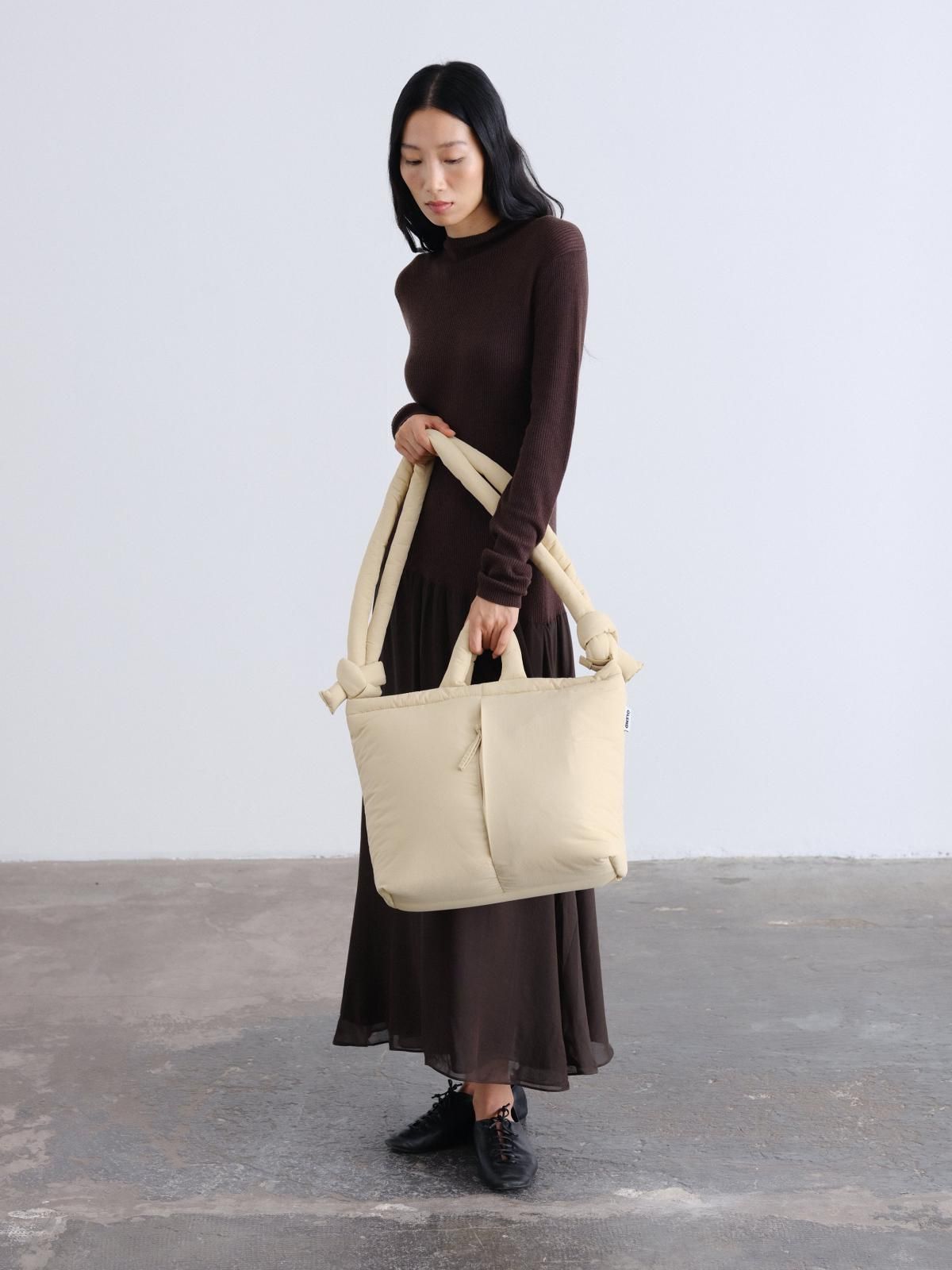 올랜드 리사이클 나일론 오나 프로 소프트 백 55534000406863 BUTTER YELLOW - 상세 이미지 5