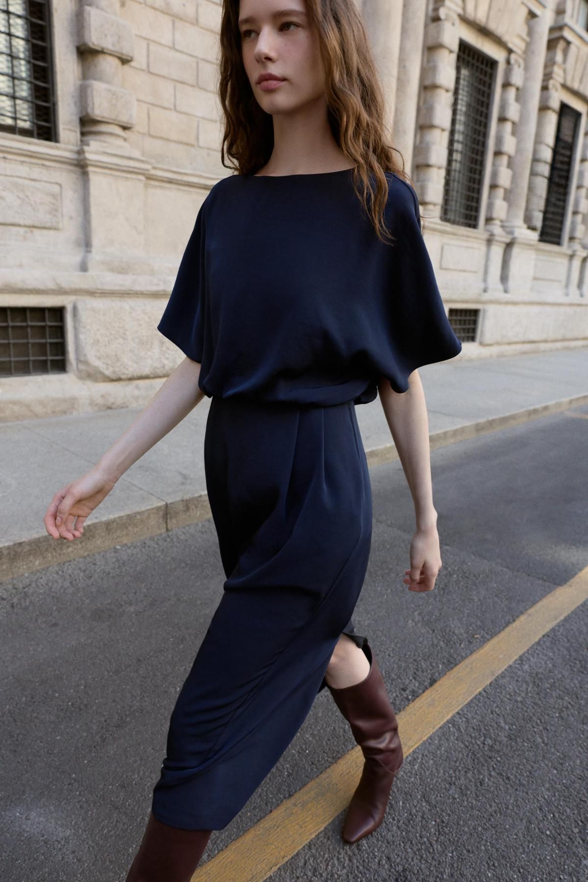 자라 네이비 클래식 셔링 반팔 미디 원피스 9019/935 NAVY BLUE - 상세 이미지 5
