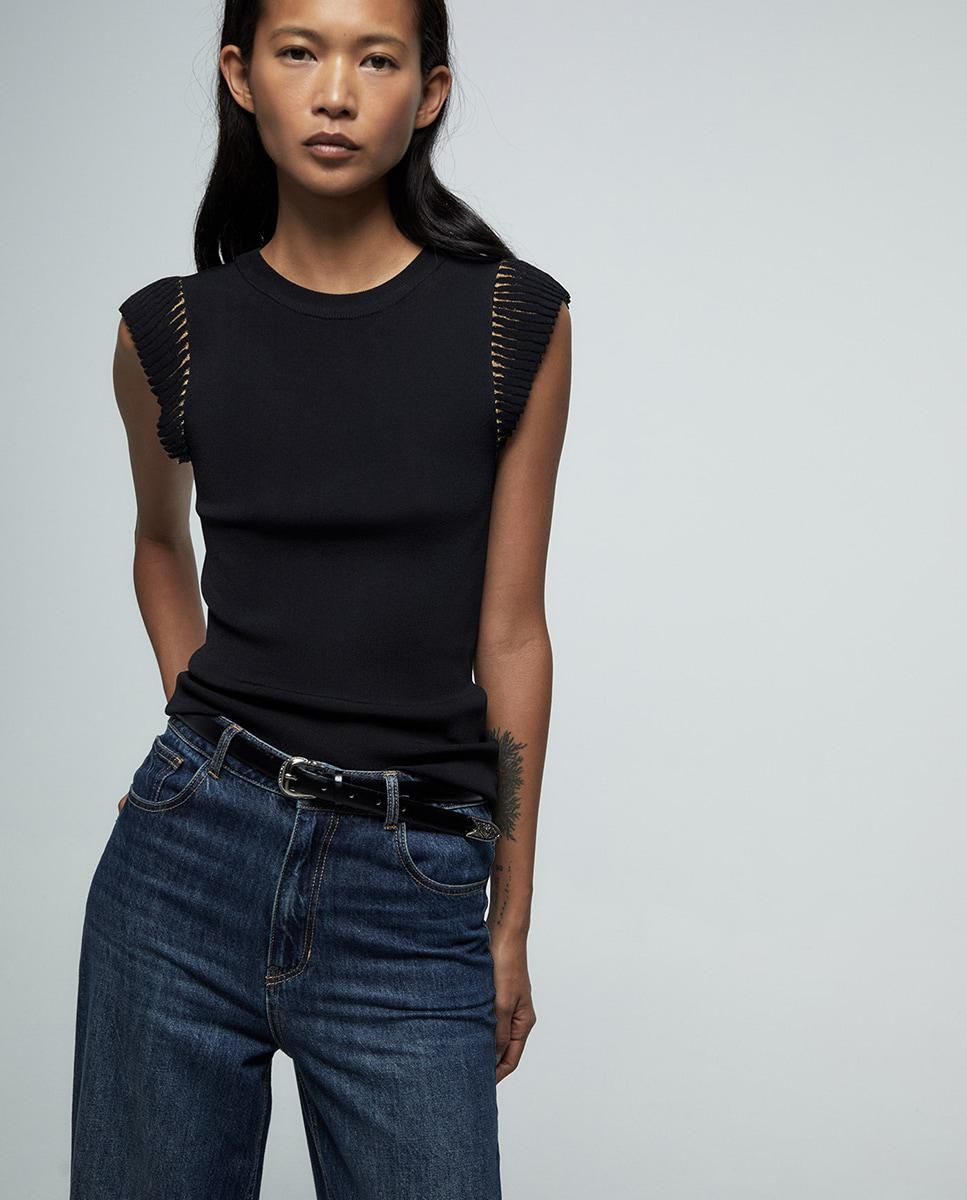 스페라 페미닌 프릴 소매 블랙 탑 58265002004 NEGRO - 상세 이미지 2