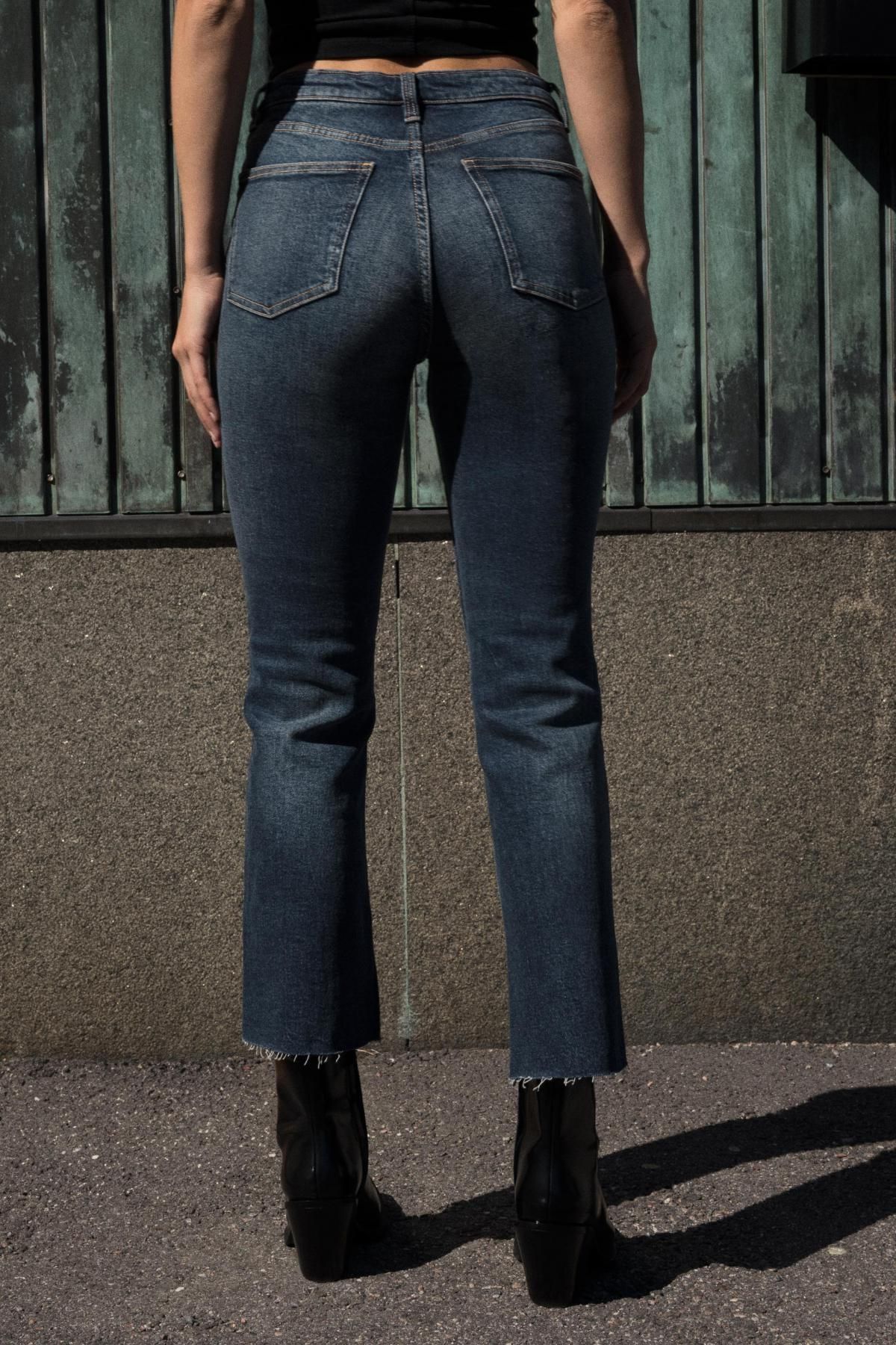 자라 하이웨이스트 크롭 부츠컷 데님 팬츠 4592/217 NAVY BLUE - 상세 이미지 4