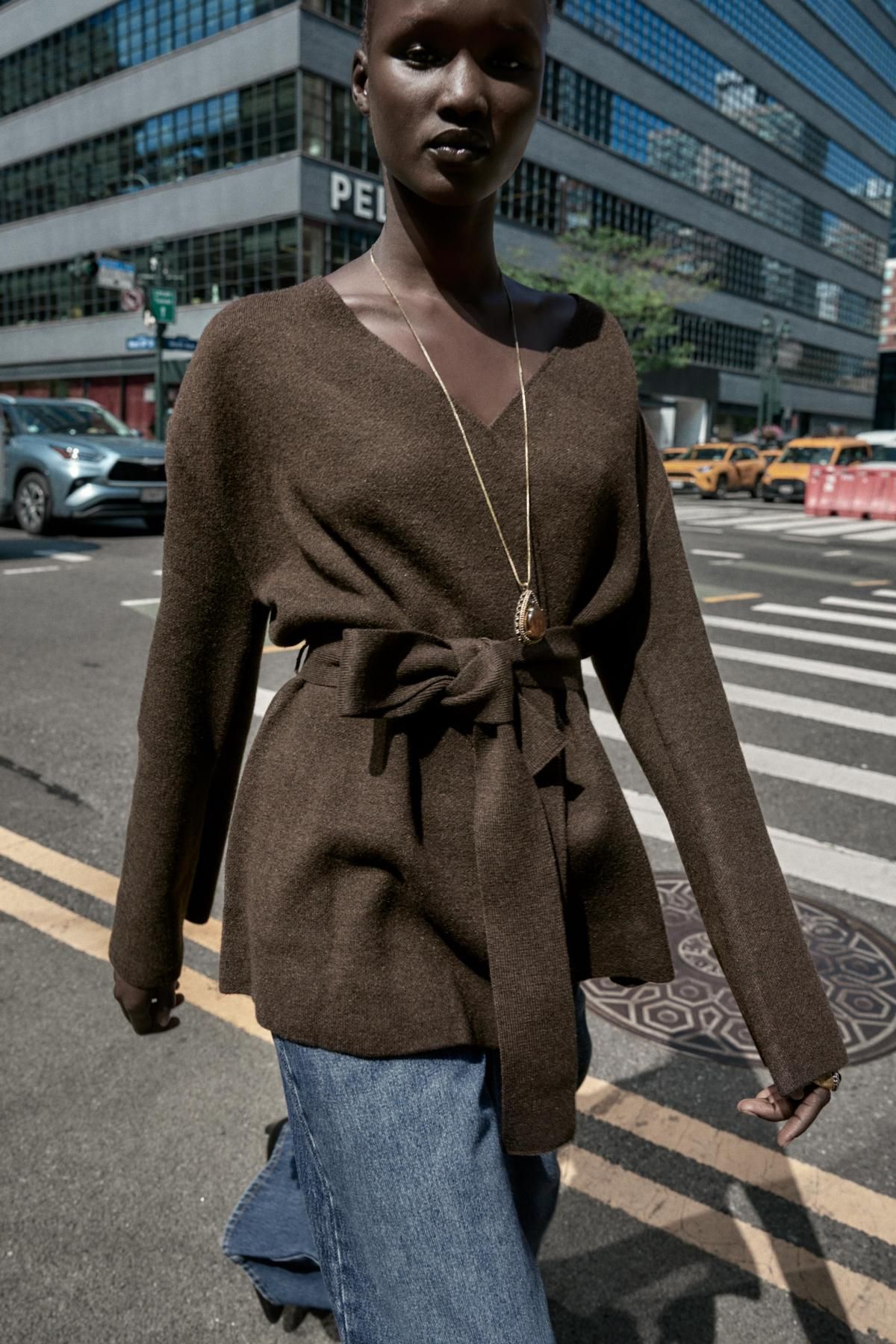자라 벨티드 브이넥 니트 가디건 2756/100 BROWN - 상세 이미지 3