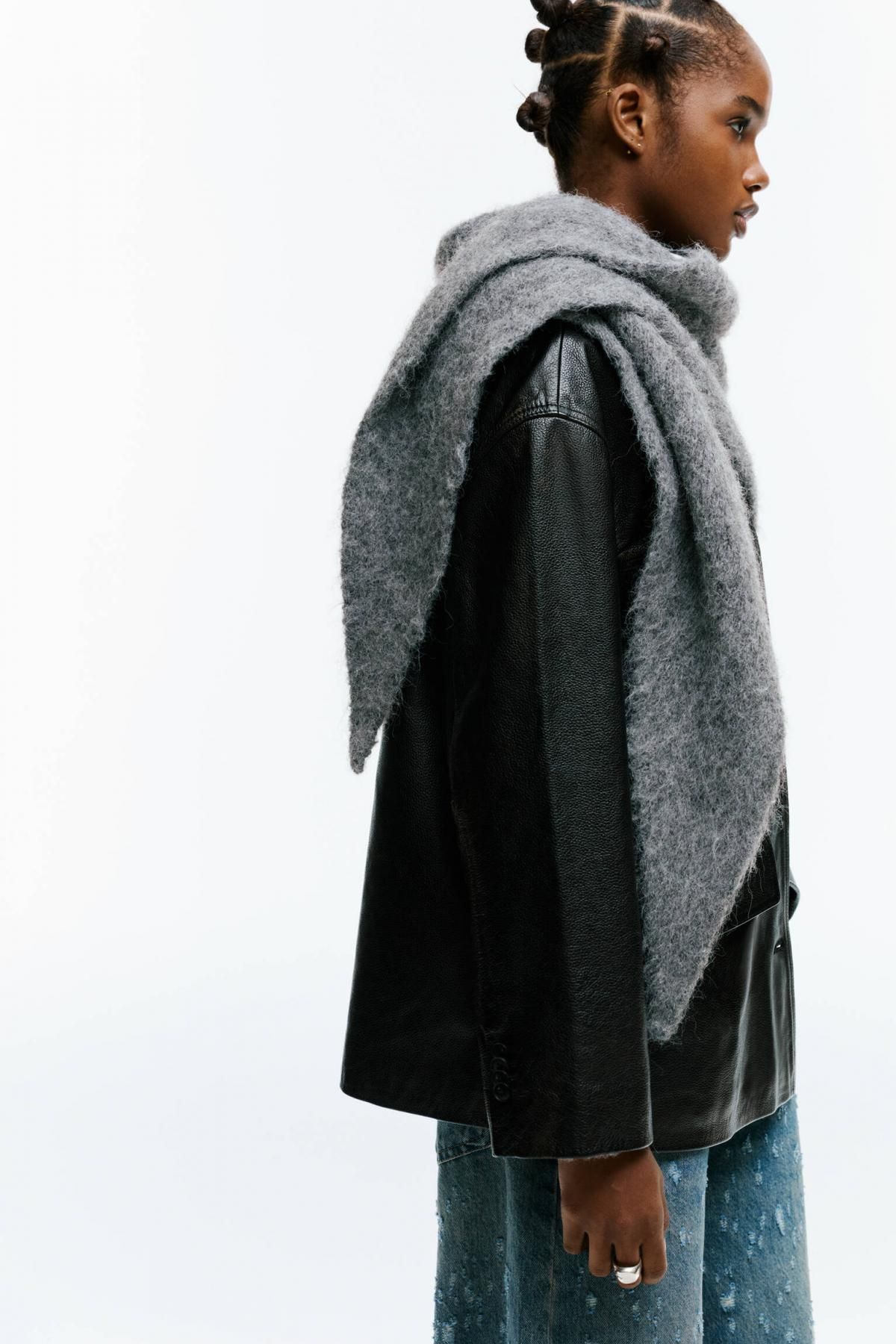풀앤베어 소프트터치 트라이앵글 케이프 머플러 7940/320 ANTHRACITE GREY - 상세 이미지 2
