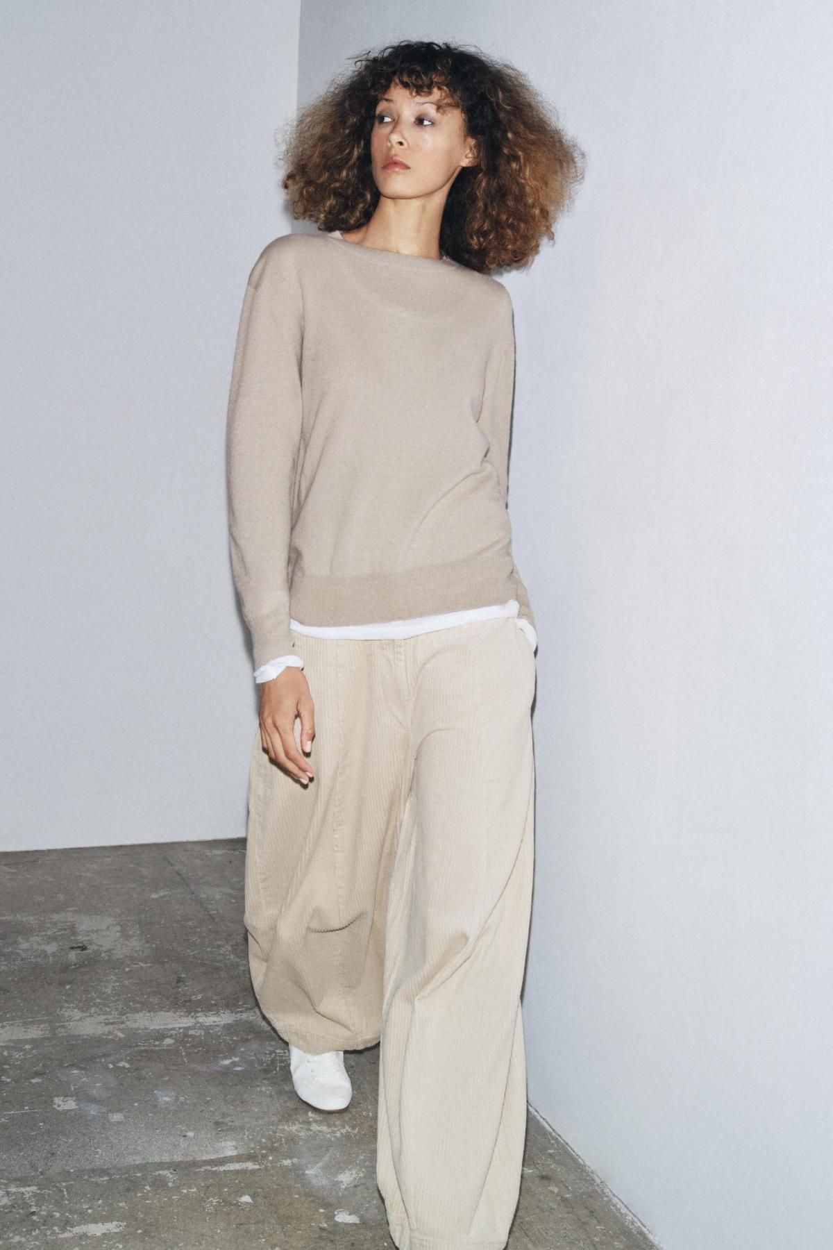 자라 엑스트라 소프트 울 라운드넥 긴팔 베이지 니트 스웨터 9598/104 BEIGE - 상세 이미지 2