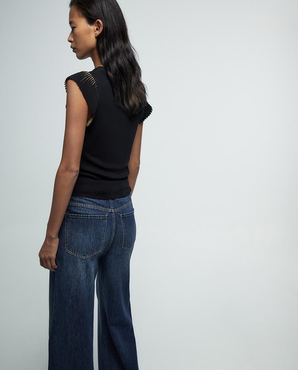 스페라 페미닌 프릴 소매 블랙 탑 58265002004 NEGRO - 상세 이미지 4