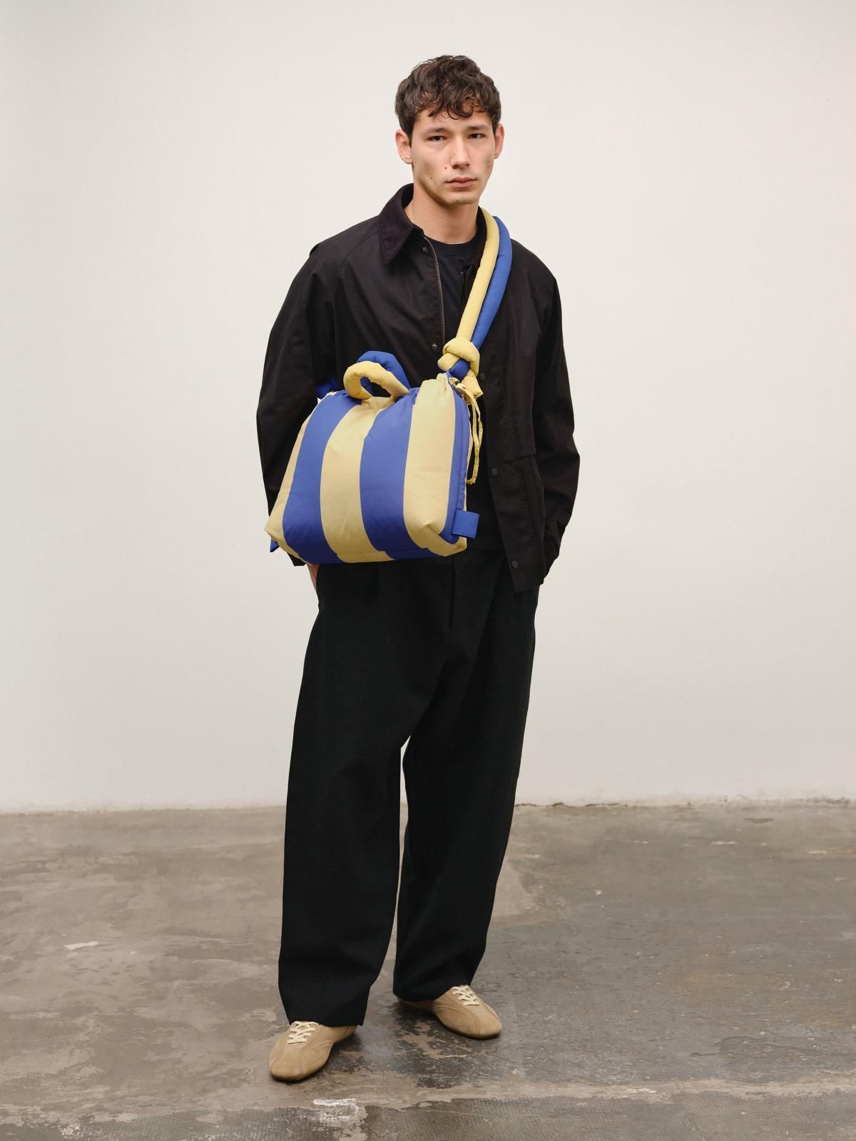 올랜드 스트라이프 소프트 테크니컬 나일론 빅 사이즈 토트백 Ona 54713578455375 COBALT + LIME STRIPE - 상세 이미지 4
