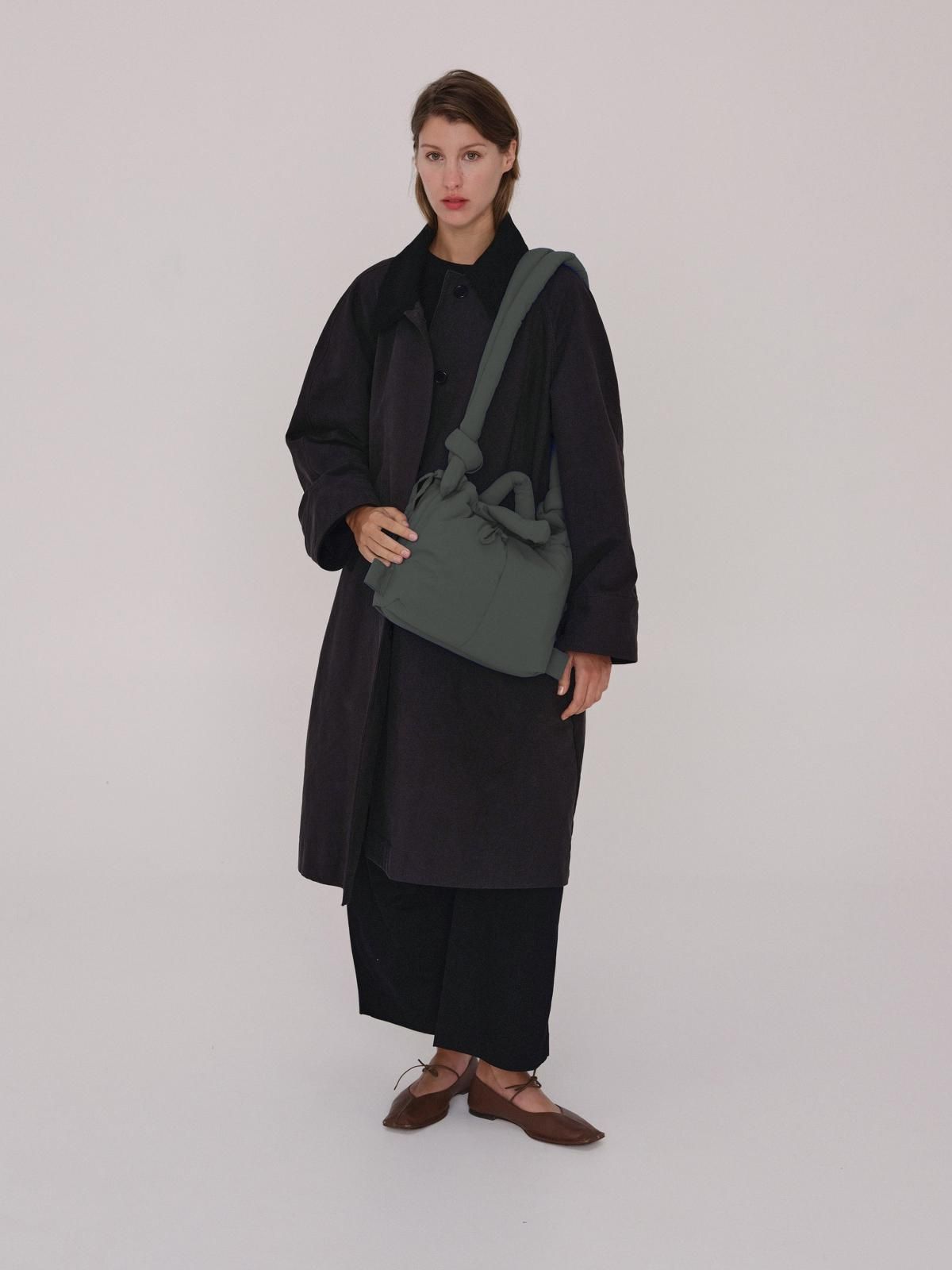 올랜드 테크니컬 소프트 패딩 미니멀 백팩 겸 크로스백 Compact Ona Soft Bag 54711368778063 FOREST GREEN - 상세 이미지 2