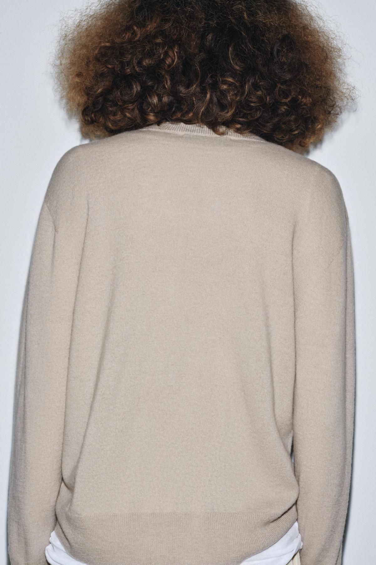 자라 엑스트라 소프트 울 라운드넥 긴팔 베이지 니트 스웨터 9598/104 BEIGE - 상세 이미지 4