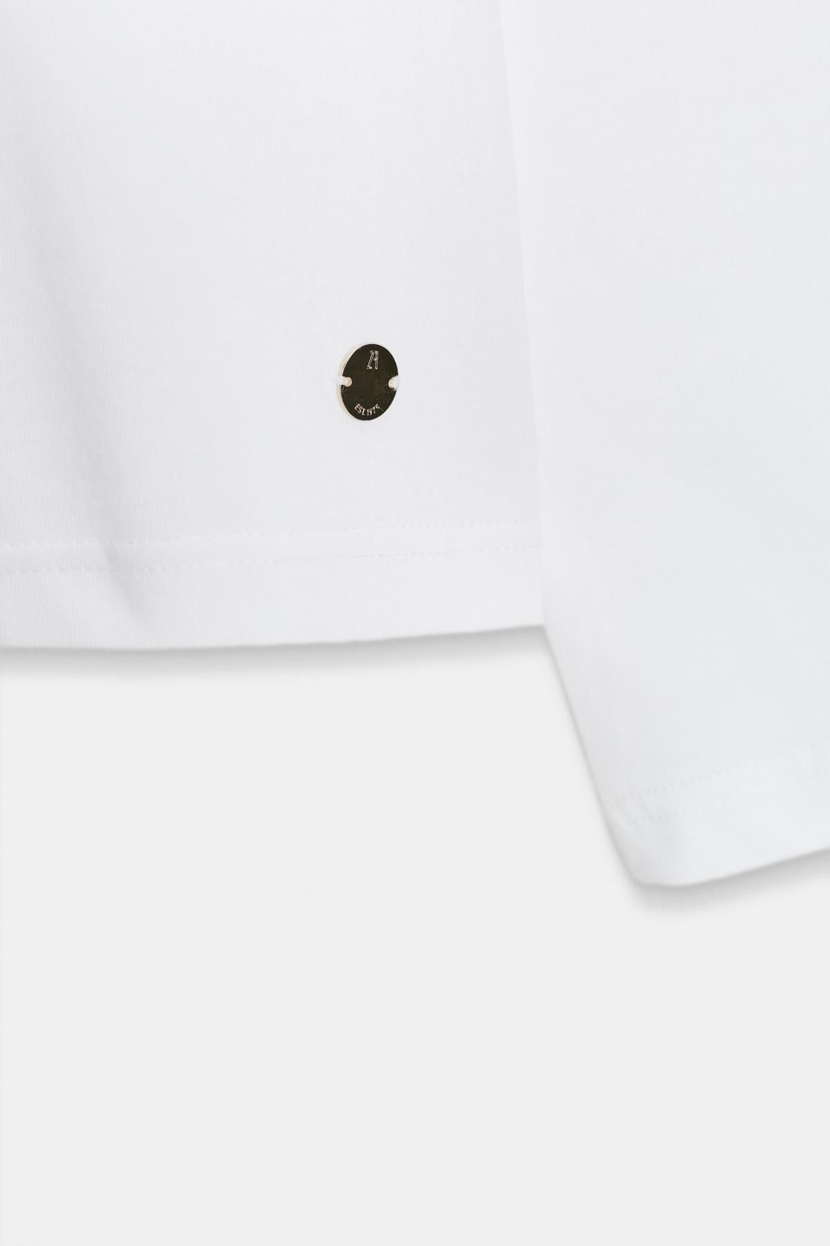 자라 미니멀 라벨 긴팔 티셔츠 5644/910 WHITE