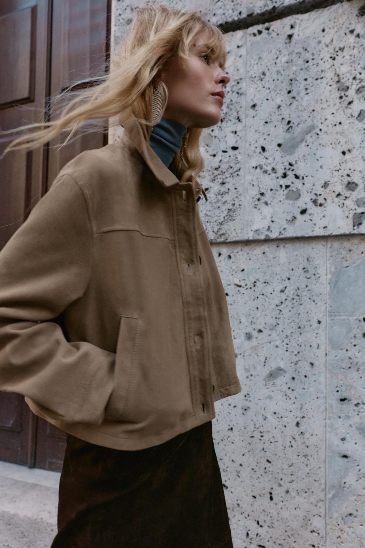 자라 프리미엄 레더 셔츠 카라 크롭 재킷 4720/223 BEIGE - 상세 이미지 4