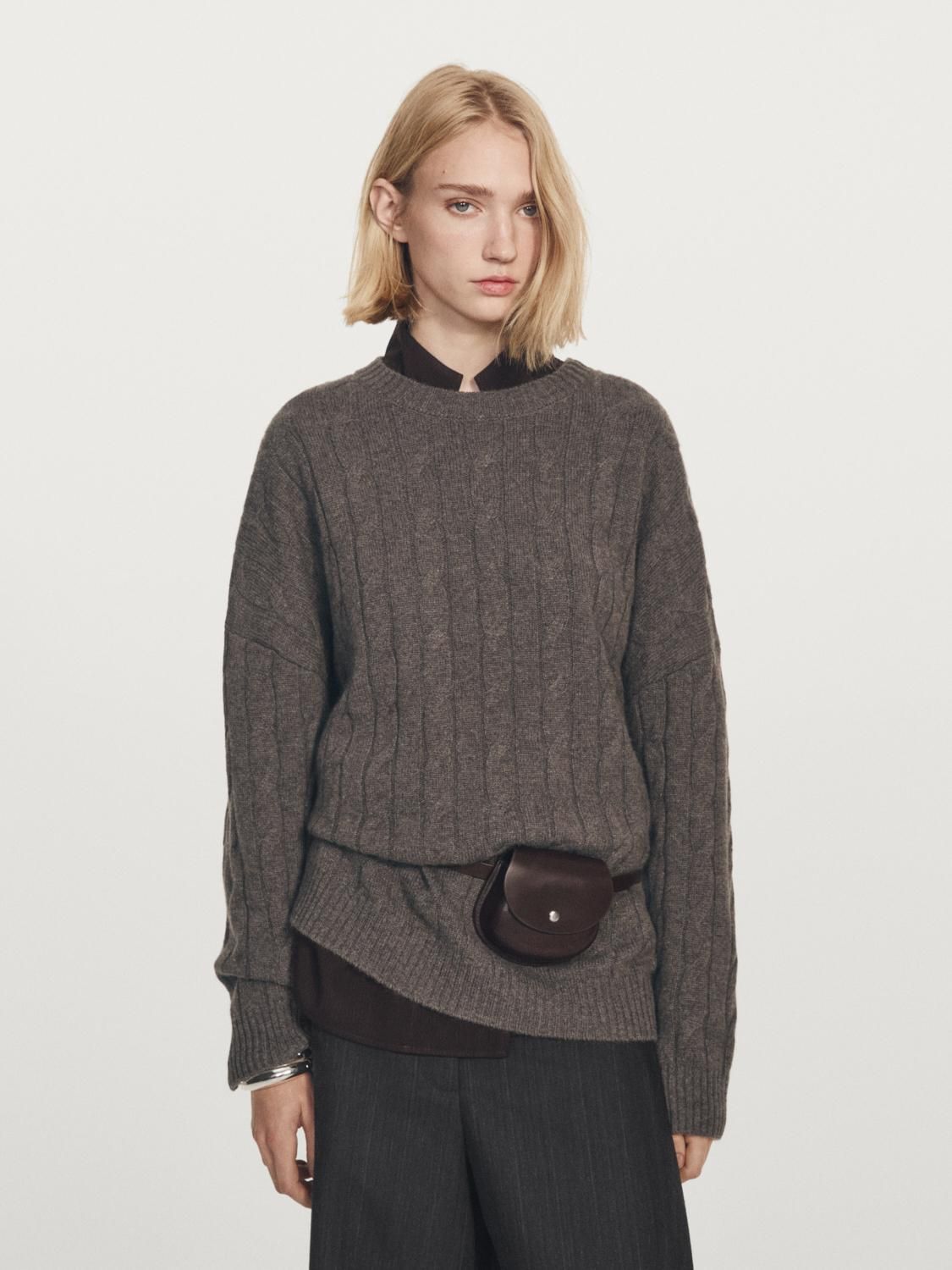 마시모두띠 프리미엄 캐시미어 라운드넥 케이블 니트 스웨터 5621/565 ANTHRACITE GREY - 상세 이미지 3
