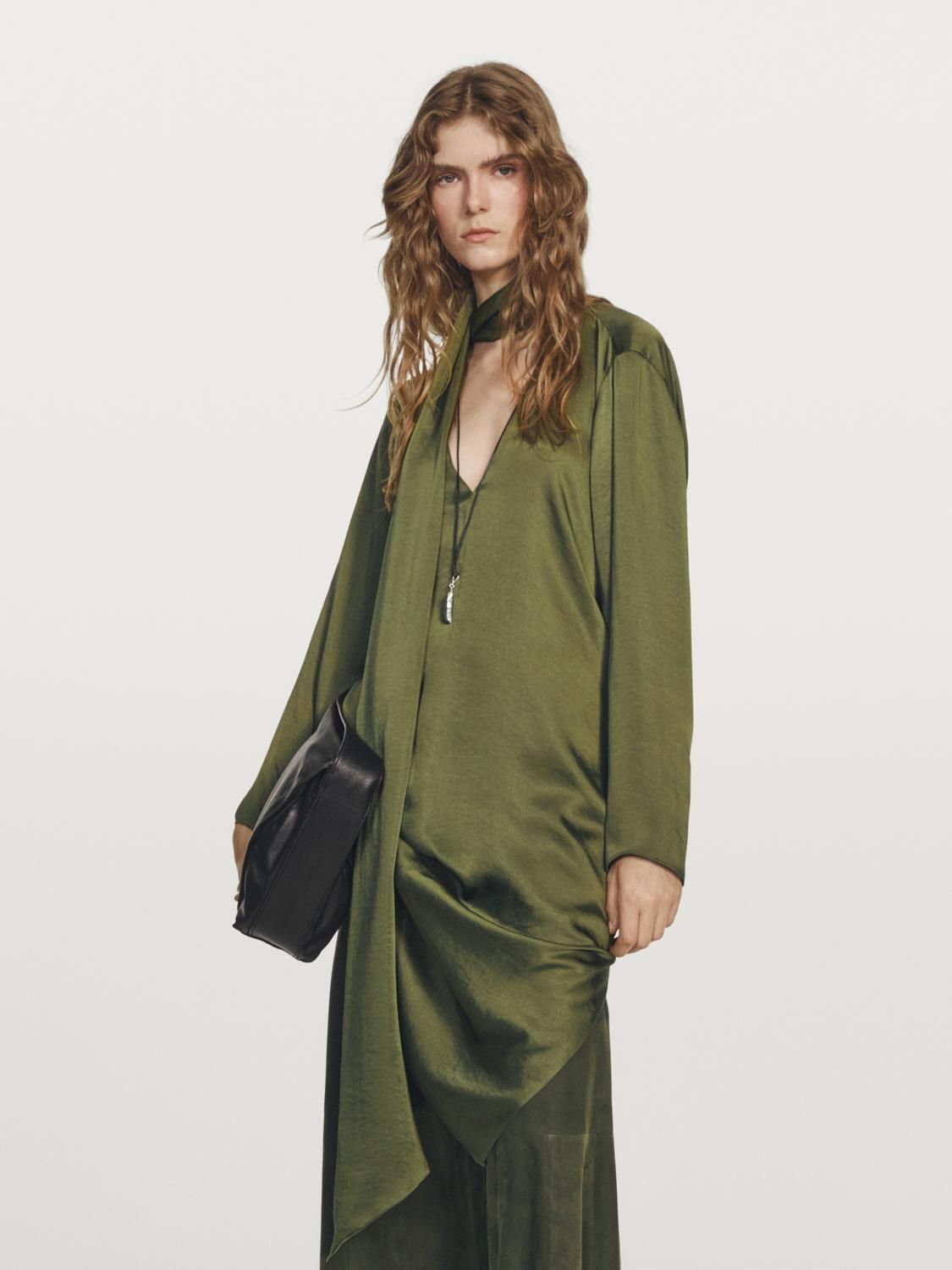 마시모두띠 새틴 롱 브이넥 스카프 블라우스 9307/950 MOSS GREEN - 상세 이미지 3