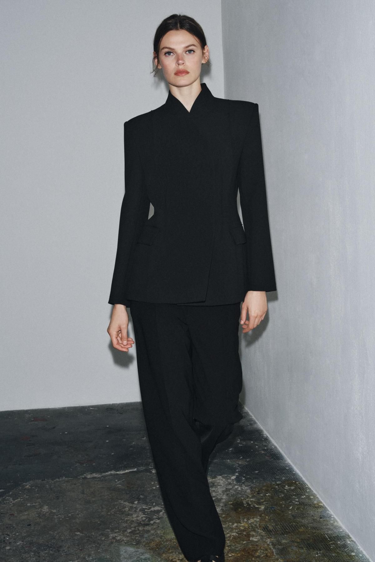 자라 하이넥 테일러드 슬림핏 블랙 블레이저 8679/425 BLACK - 상세 이미지 2