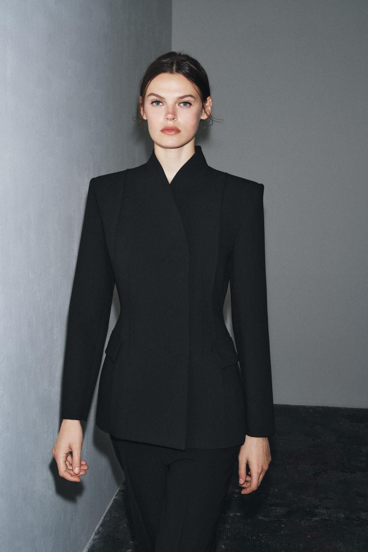 자라 하이넥 테일러드 슬림핏 블랙 블레이저 8679/425 BLACK - 상세 이미지 4