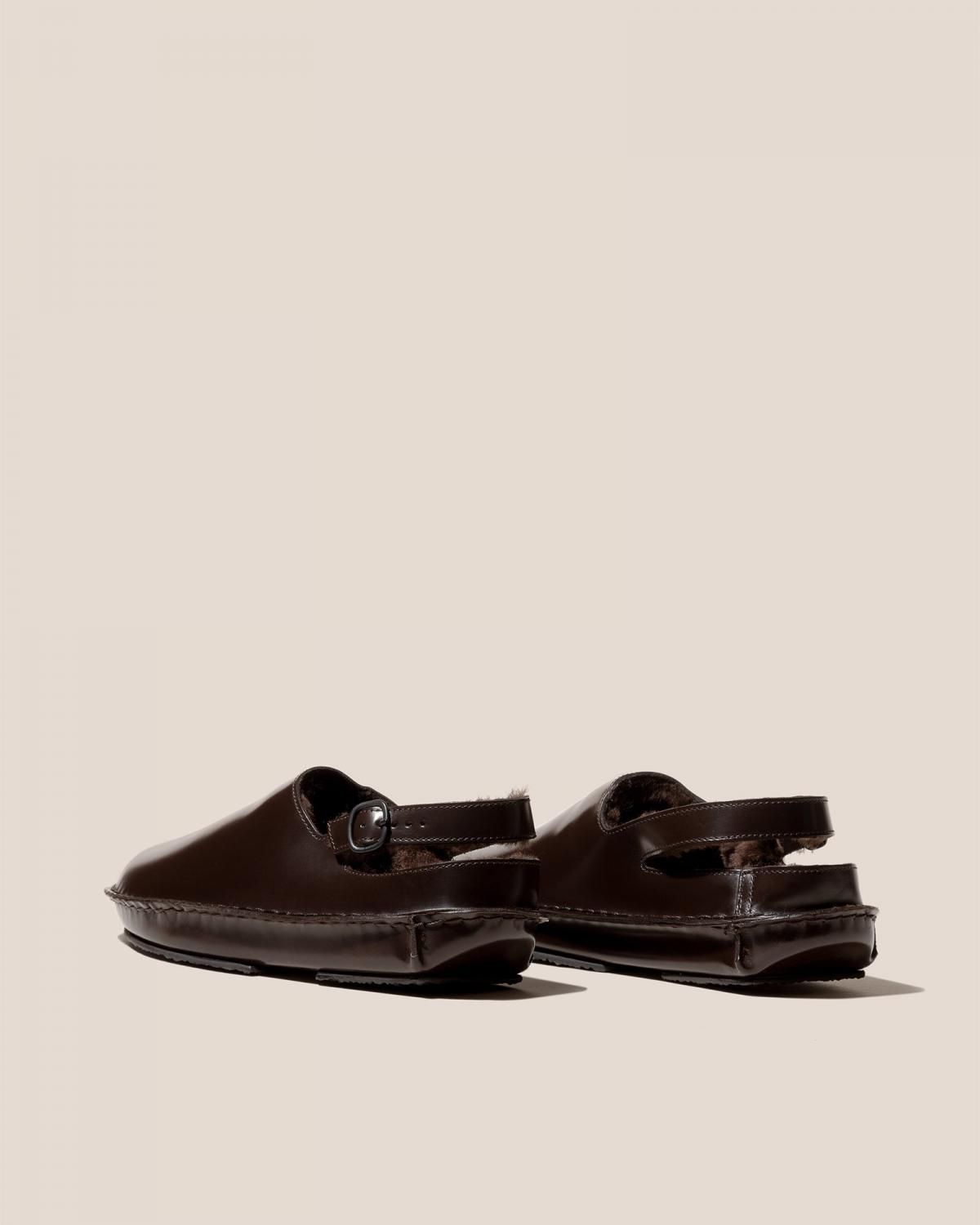 헤레우 카골 시어링 스티치 슬링백 클로그 9224345420108 DARK BROWN - 상세 이미지 3