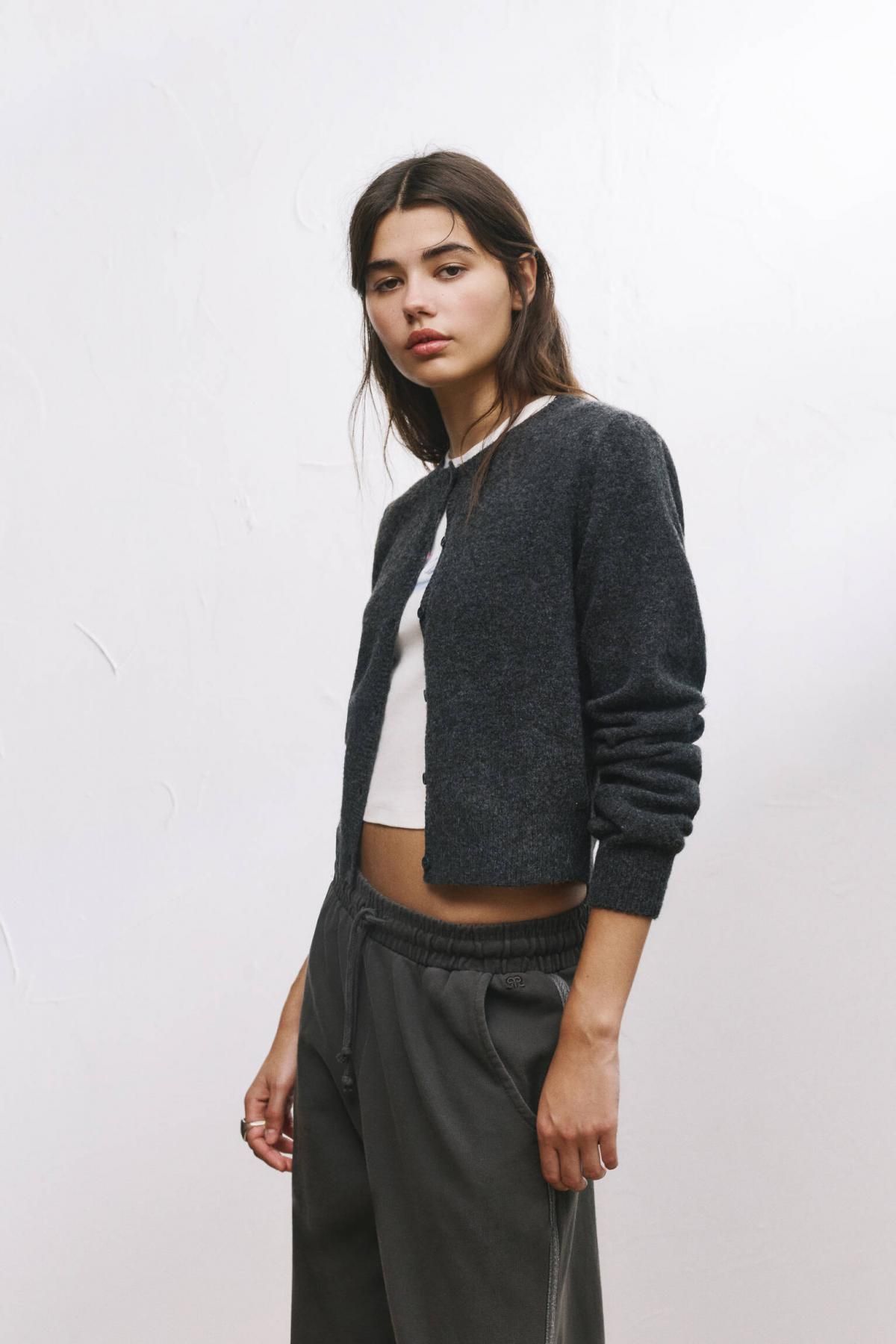 풀앤베어 라운드넥 심플 니트 크롭 가디건 7553/302 ANTHRACITE GREY - 상세 이미지 2