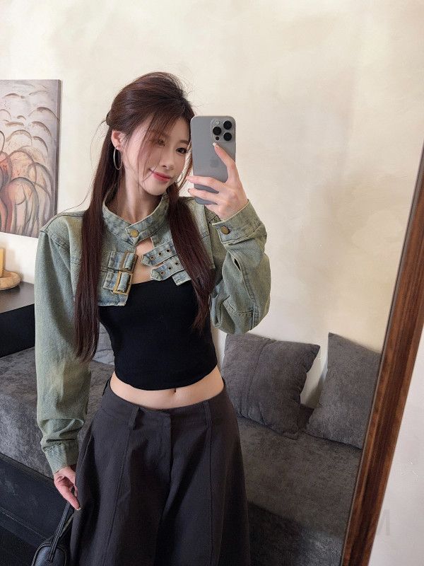 데님 크롭 청자켓 여성 숏 오버핏 트렌디한 레트로 스타일 캐주얼한 올매치 아우터 겨울 코디용 따뜻한 착용감 편안한 모던한 디자인 - 상세 이미지 4
