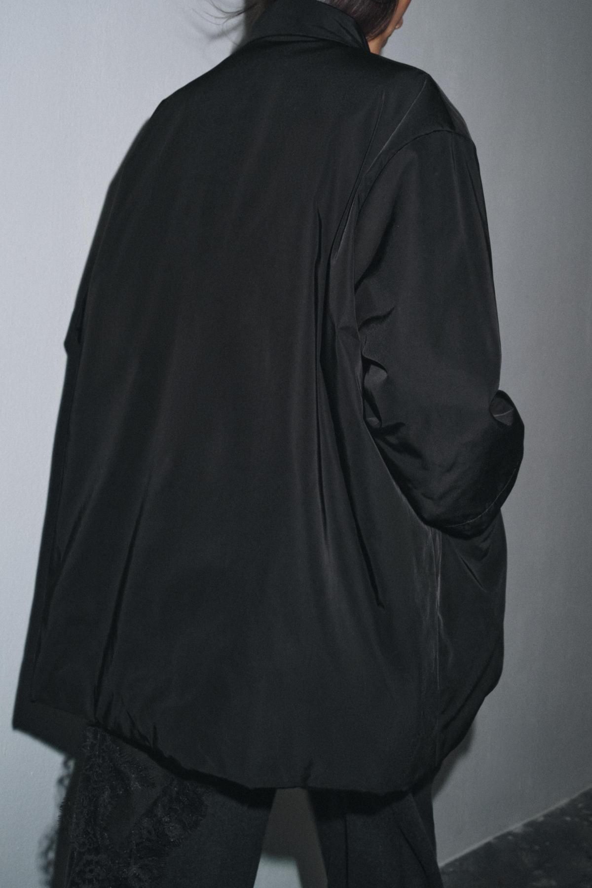 자라 오버사이즈 테크니컬 포켓 재킷 0155/247 BLACK - 상세 이미지 4