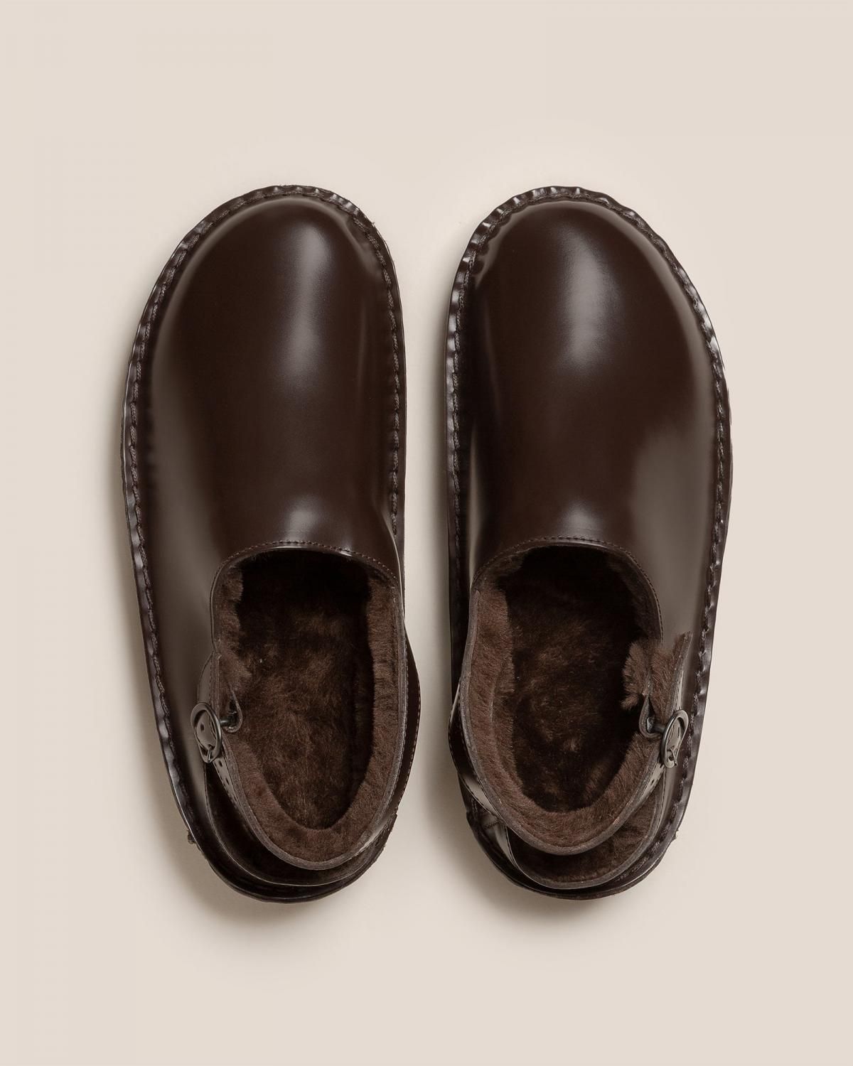 헤레우 카골 시어링 스티치 슬링백 클로그 9224345420108 DARK BROWN - 상세 이미지 2