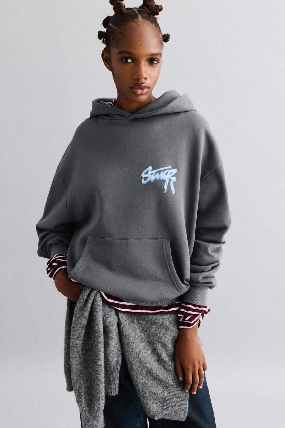 풀앤베어 리본 그래픽 오버핏 코튼 후드티 7560/359 ANTHRACITE GREY - 상세 이미지 2
