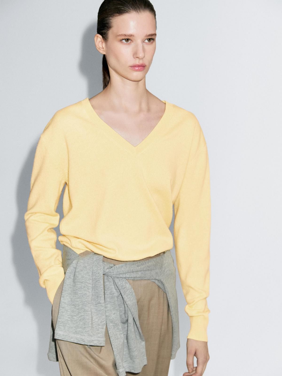 마시모두띠 프리미엄 울 블렌드 브이넥 니트 스웨터 5612/593 PALE YELLOW - 상세 이미지 5