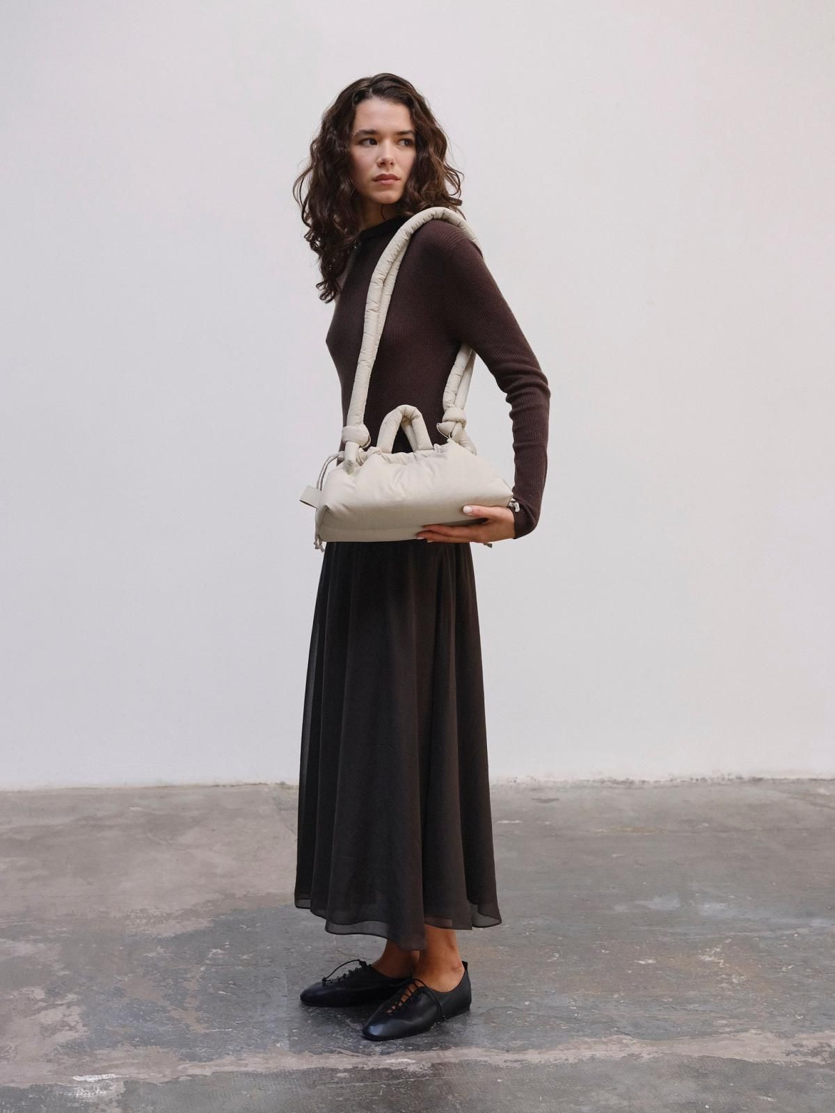 올랜드 패딩 베이직 바게트백 Ona Baguette Bag 54262587457871 SAND - 상세 이미지 4