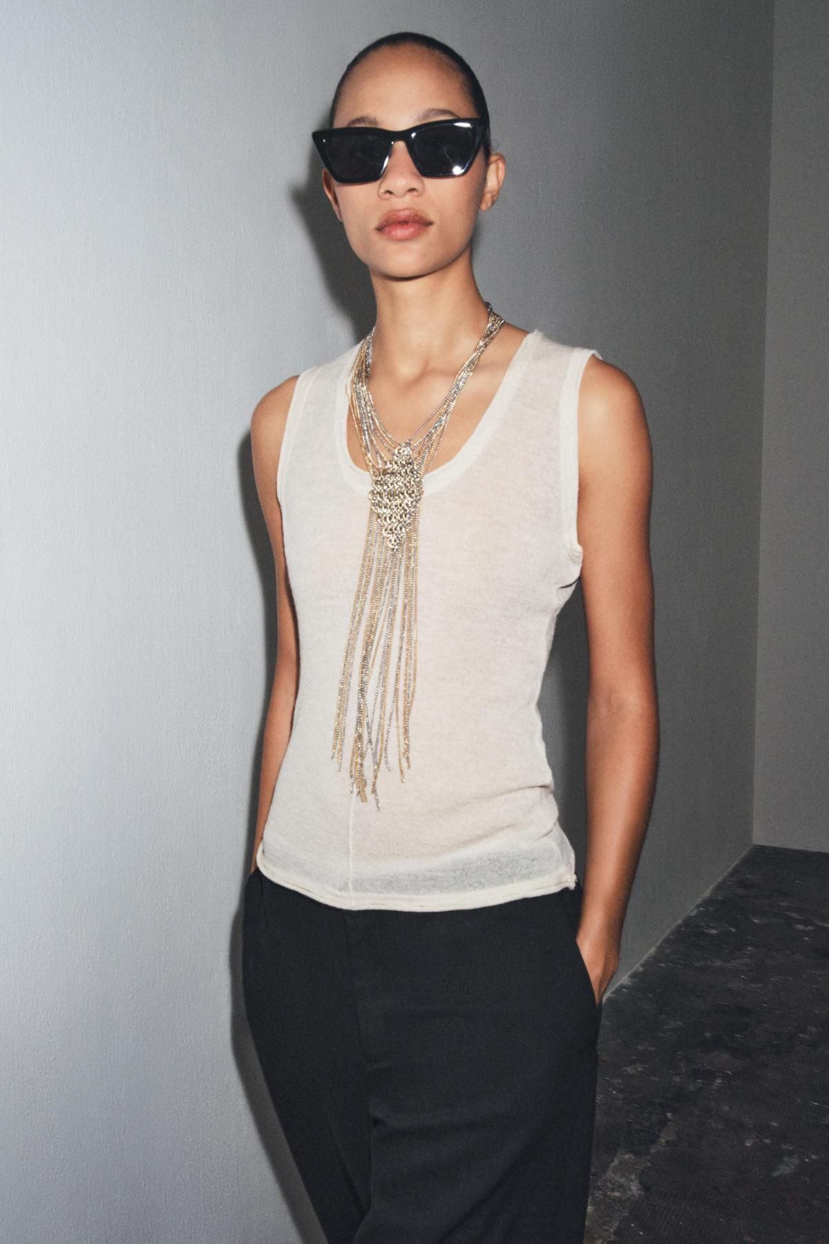 자라 미니멀 울블렌드 라운드넥 민소매 니트 탑 4786/457 ECRU - 상세 이미지 5
