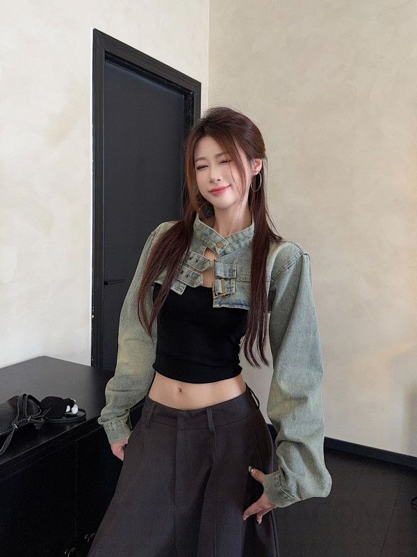 데님 크롭 청자켓 여성 숏 오버핏 트렌디한 레트로 스타일 캐주얼한 올매치 아우터 겨울 코디용 따뜻한 착용감 편안한 모던한 디자인 - 상세 이미지 2