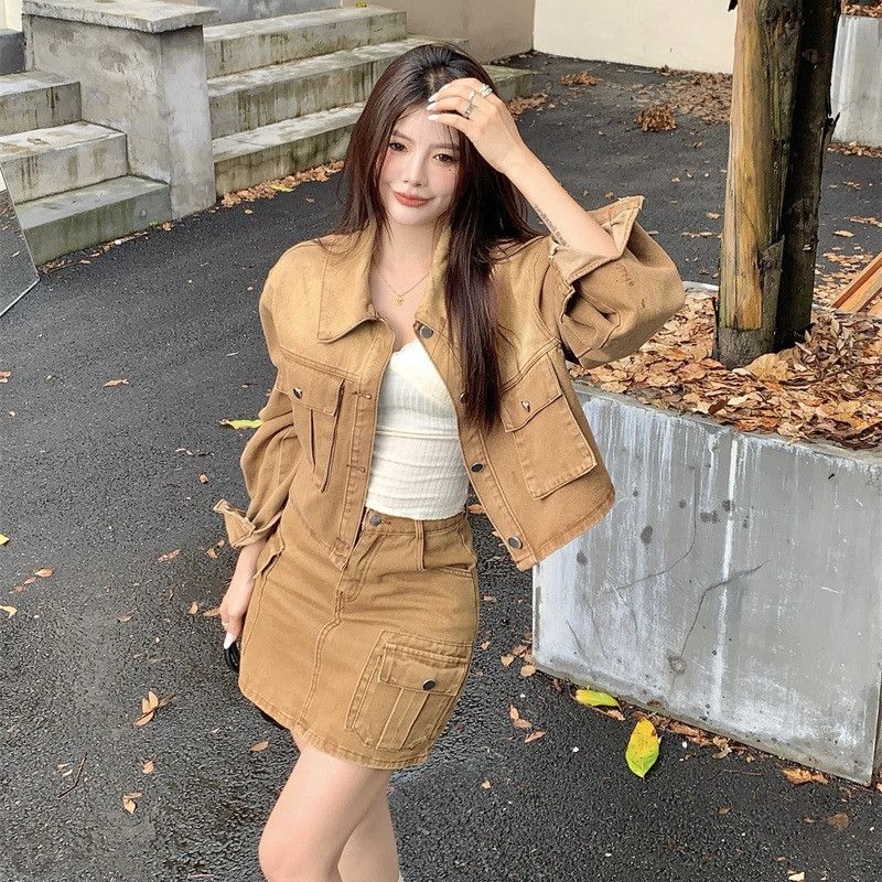 여성 카라 카고 포켓 크롭 자켓 미니 스커트 투피스 세트 데일리 봄 가을 캐주얼 간절기 코디룩 - 상품 이미지