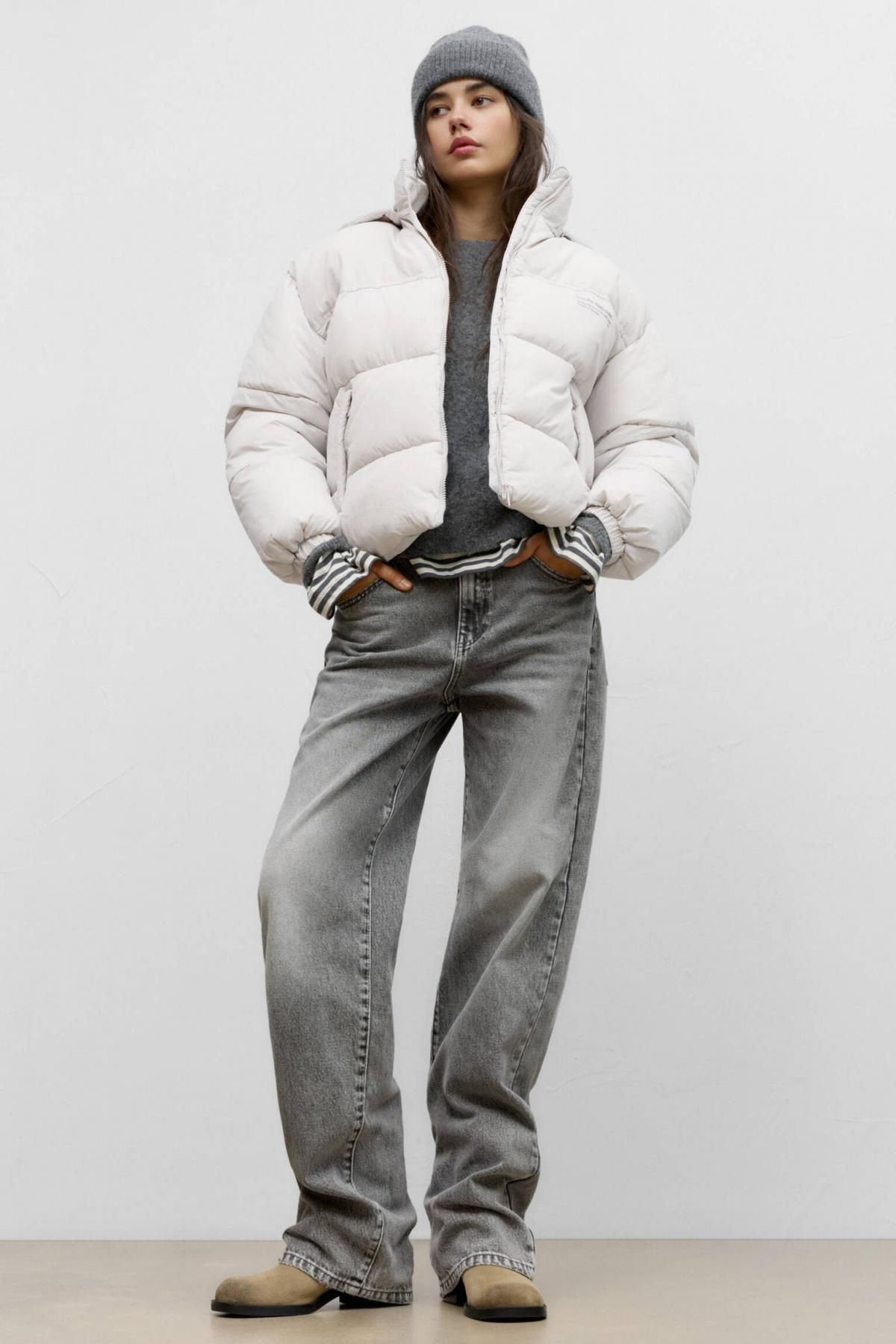 풀앤베어 하이넥 로고 화이트 후드 패딩 재킷 7700/332 PALE STONE GREY - 상세 이미지 2