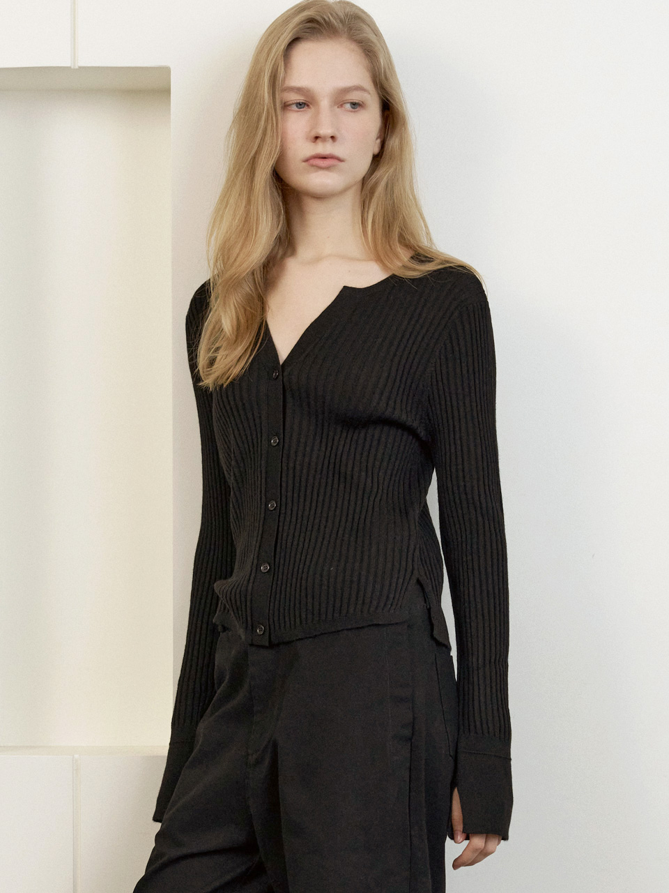 [엘씨브이] FRILL SLEEVE WOOL CARDIGAN TOP_BLACK - 상세 이미지 5