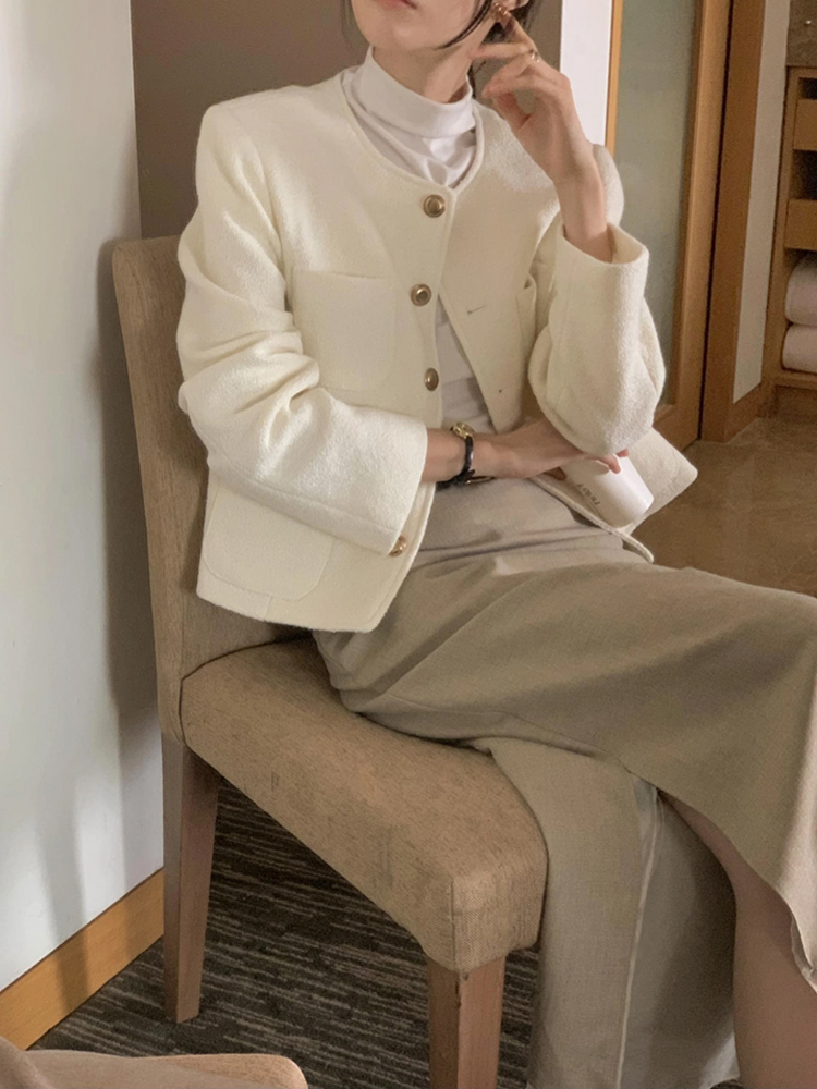 페미닌 더블 포켓 금장 노카라 여성 트위드자켓 울재킷 여자 가을 재킷 숏 부클 크롭 자켓 - 상세 이미지 3