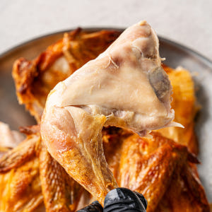 국내산 옛날통닭 2마리 후라이드 치킨 에어프라이어 염지닭 오리지널 매운맛 맛있게 먹은 솔직 후기 - 상품 이미지 4