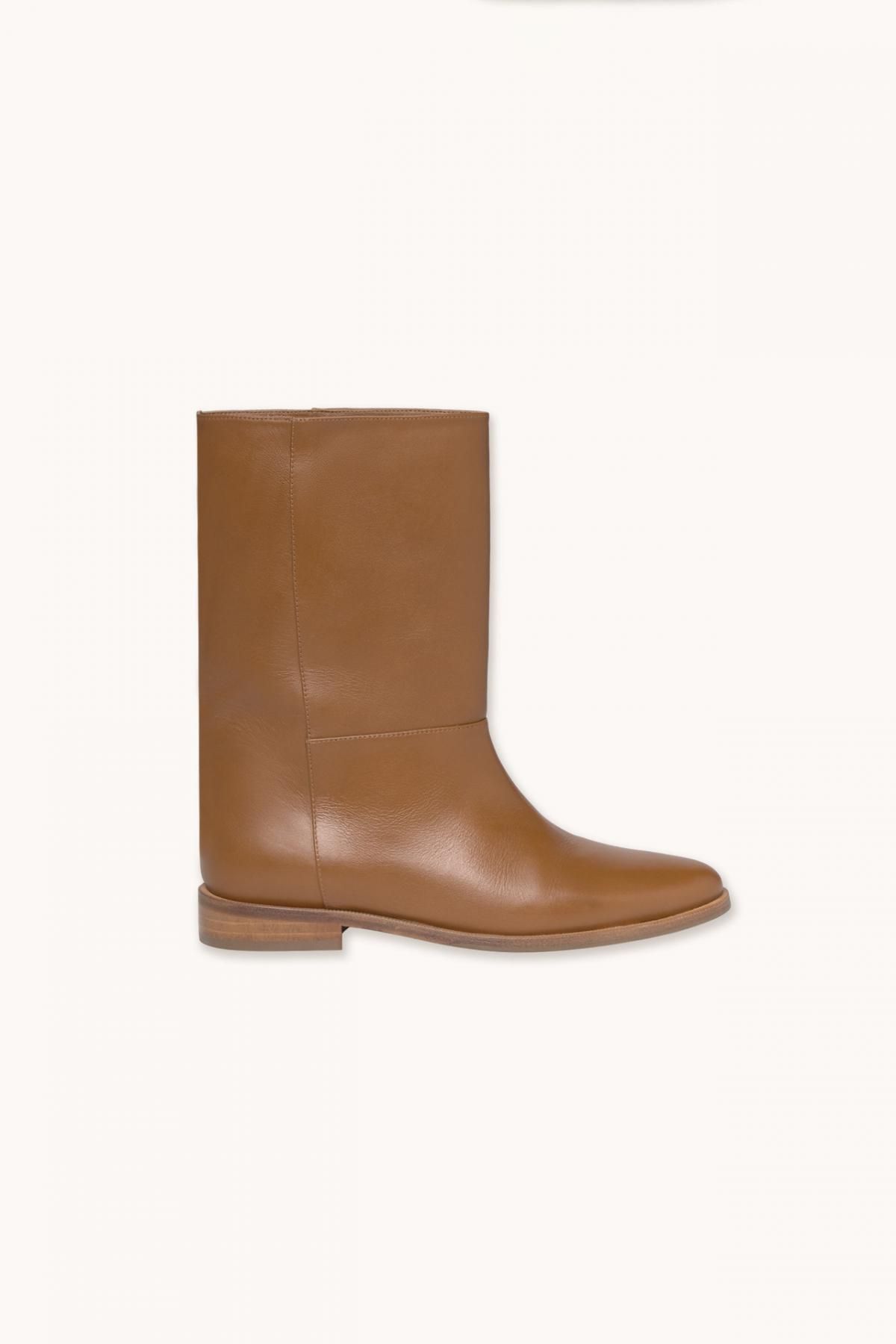 타이니코튼 클래식 브라운 미들 부츠 AW25-685-M06 ONE COLOR - 메인 이미지