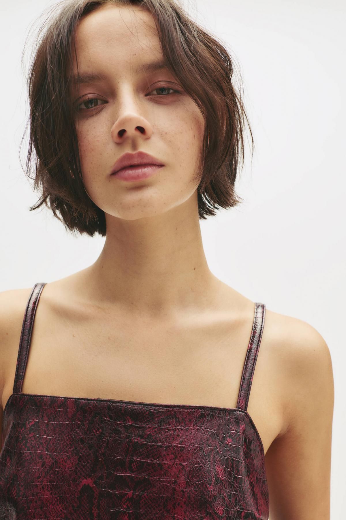 풀앤베어 크로커다일 레더 이펙트 버건디 스트랩 탑 7472/420 RED - 상세 이미지 5
