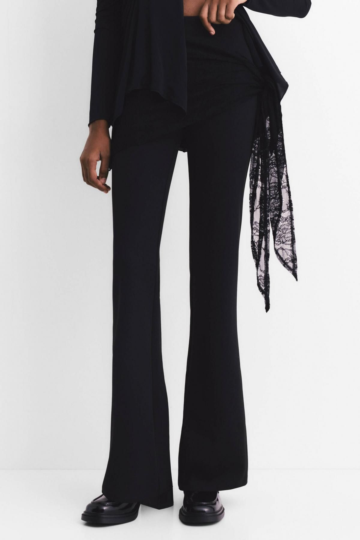 풀앤베어 레이스 사롱 플레어핏 팬츠 7675/432 BLACK - 상품 이미지