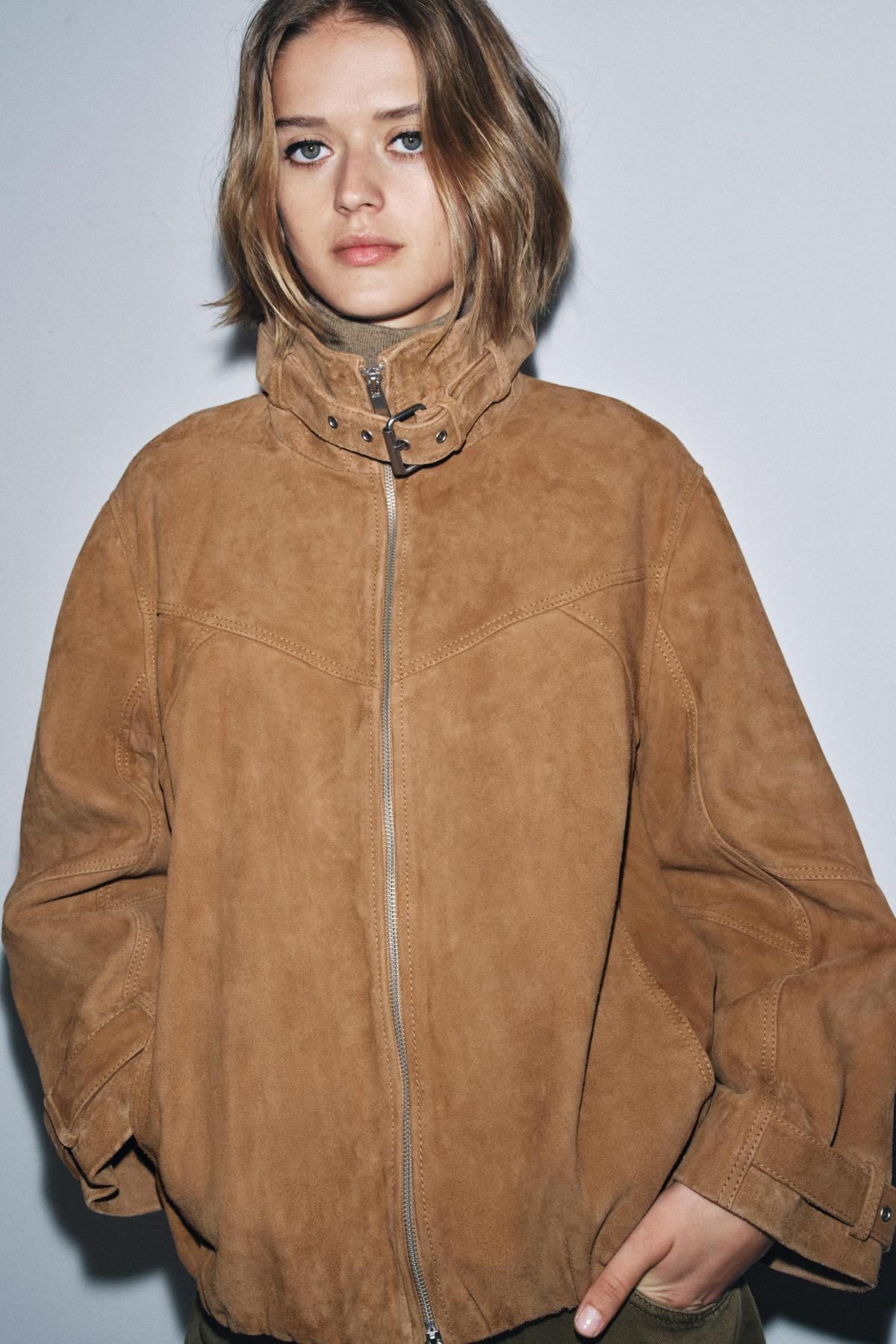 자라 프리미엄 스웨이드 레더 하이넥 집업 재킷 2521/252 LIGHT BROWN - 상세 이미지 3