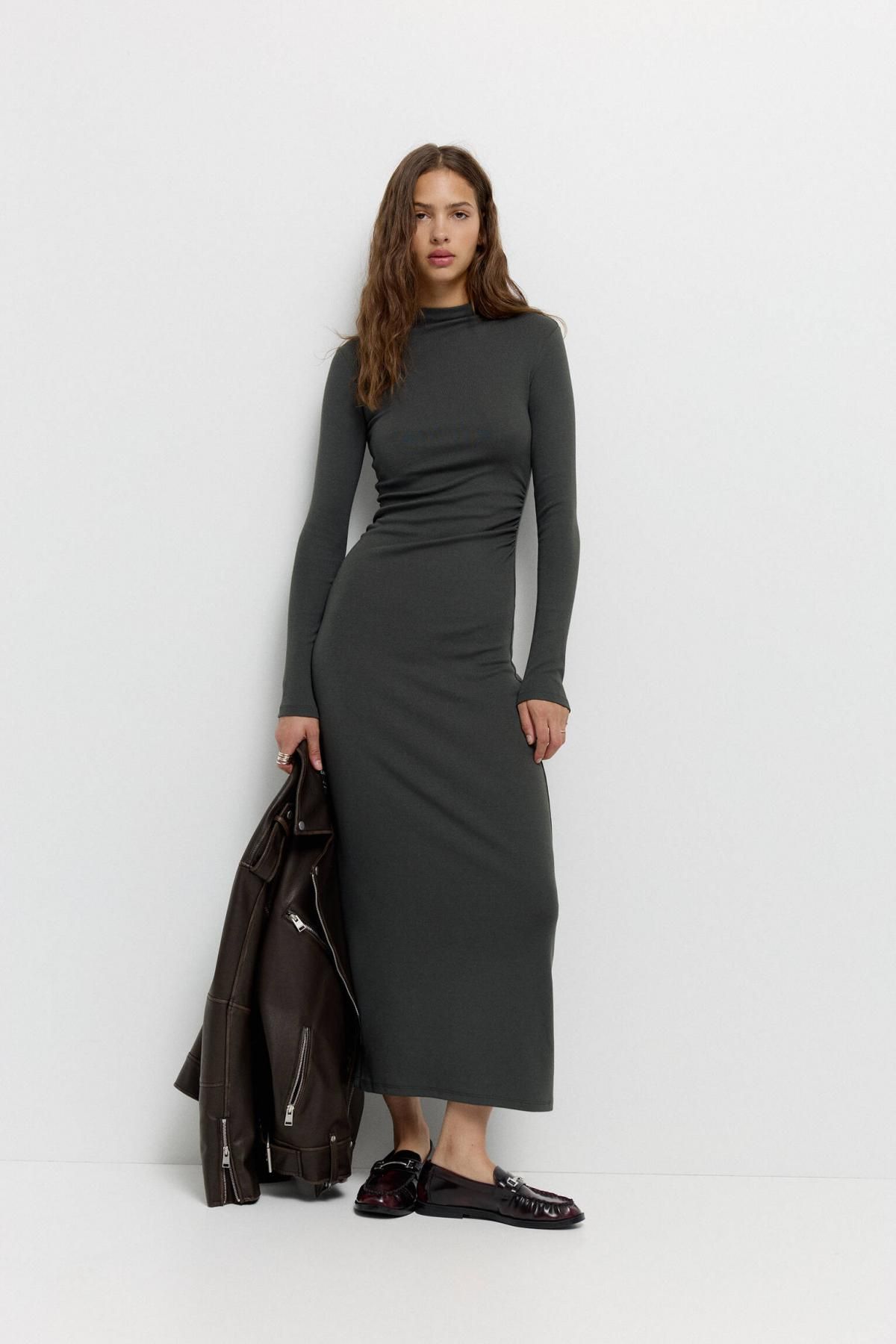 풀앤베어 슬림핏 사이드 셔링 미디 원피스 7394/350 ANTHRACITE GREY - 상세 이미지 3