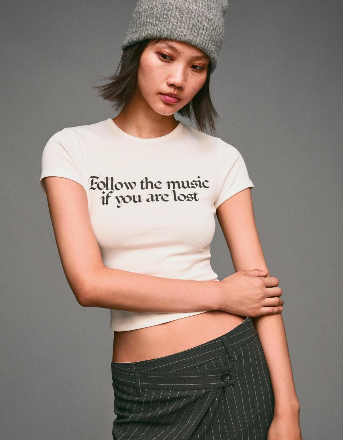 버쉬카 프린트 캐주얼 반팔 티셔츠 7834/777 OFF WHITE - 상세 이미지 4