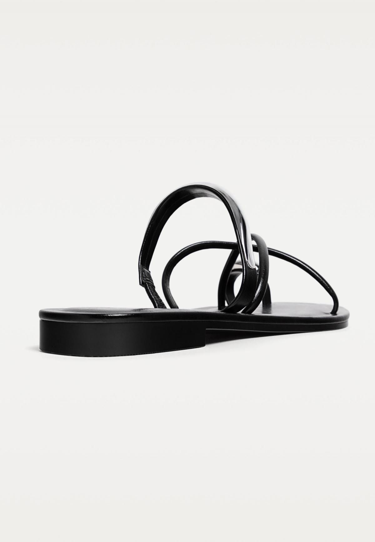 스트라디바리우스 미니멀 메탈 디테일 스트랩 플랫 샌들 9253/570 BLACK - 상세 이미지 5