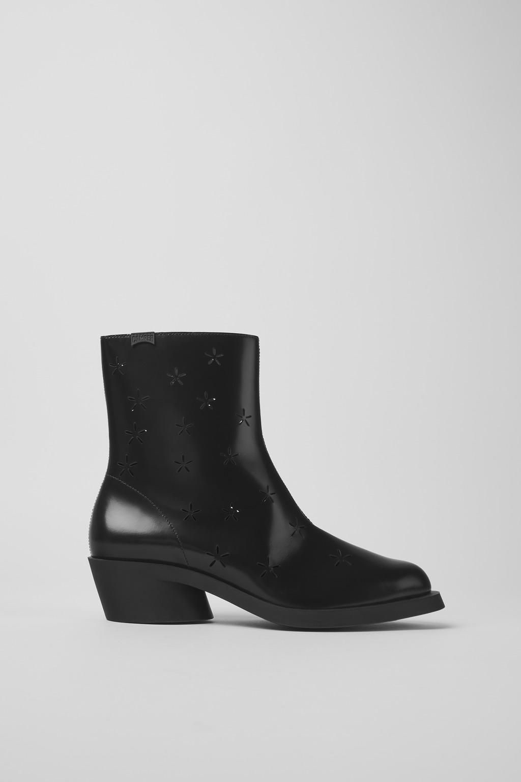 캠퍼 플라워컷 아웃 레더 블랙 앵클부츠 Bonnie K400687-001 BLACK - 메인 이미지