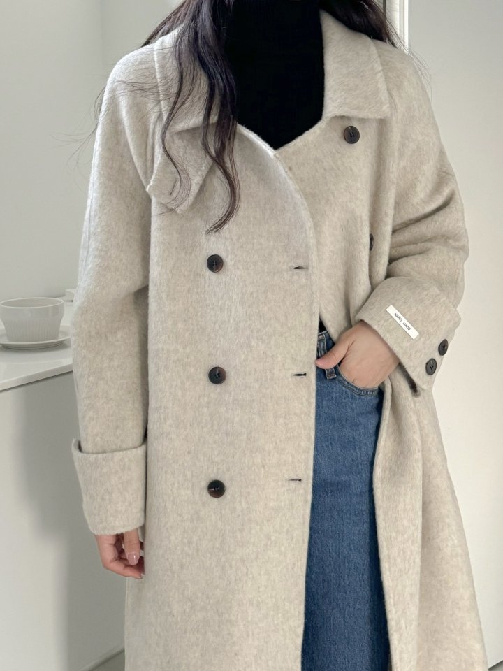 여성 하이넥 더블버튼 핸드메이드 울 롱 코트 - 메인 이미지