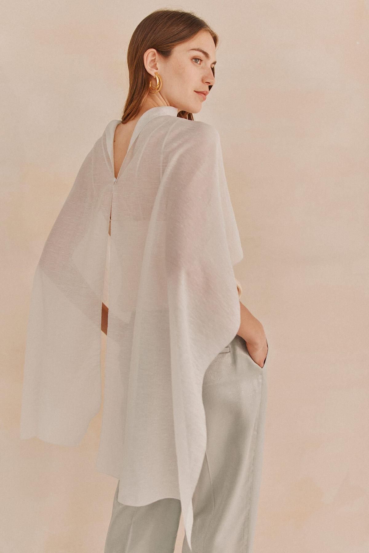 호스 인트로피아 텍스처 파티 숄 Magnolia 5029663 BEIGE - 상세 이미지 2
