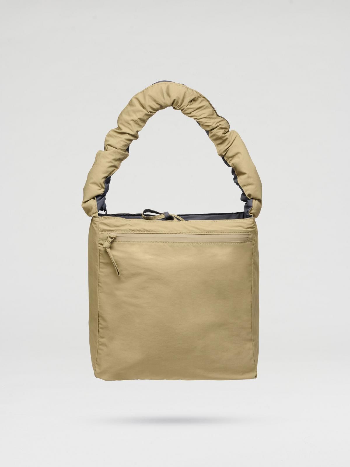 올랜드 리버서블 퀼팅 소프트 패딩 숄더백 Luca Bag 53532144730447 COAL + SAGE - 상세 이미지 3