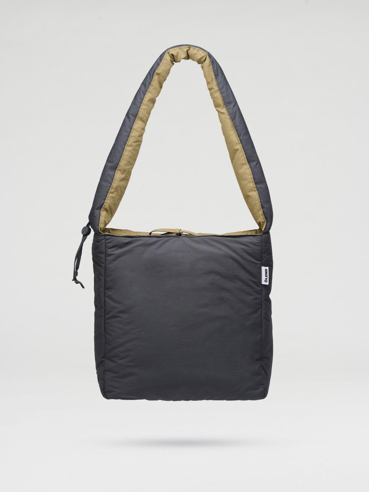 올랜드 리버서블 퀼팅 소프트 패딩 숄더백 Luca Bag 53532144730447 COAL + SAGE - 메인 이미지