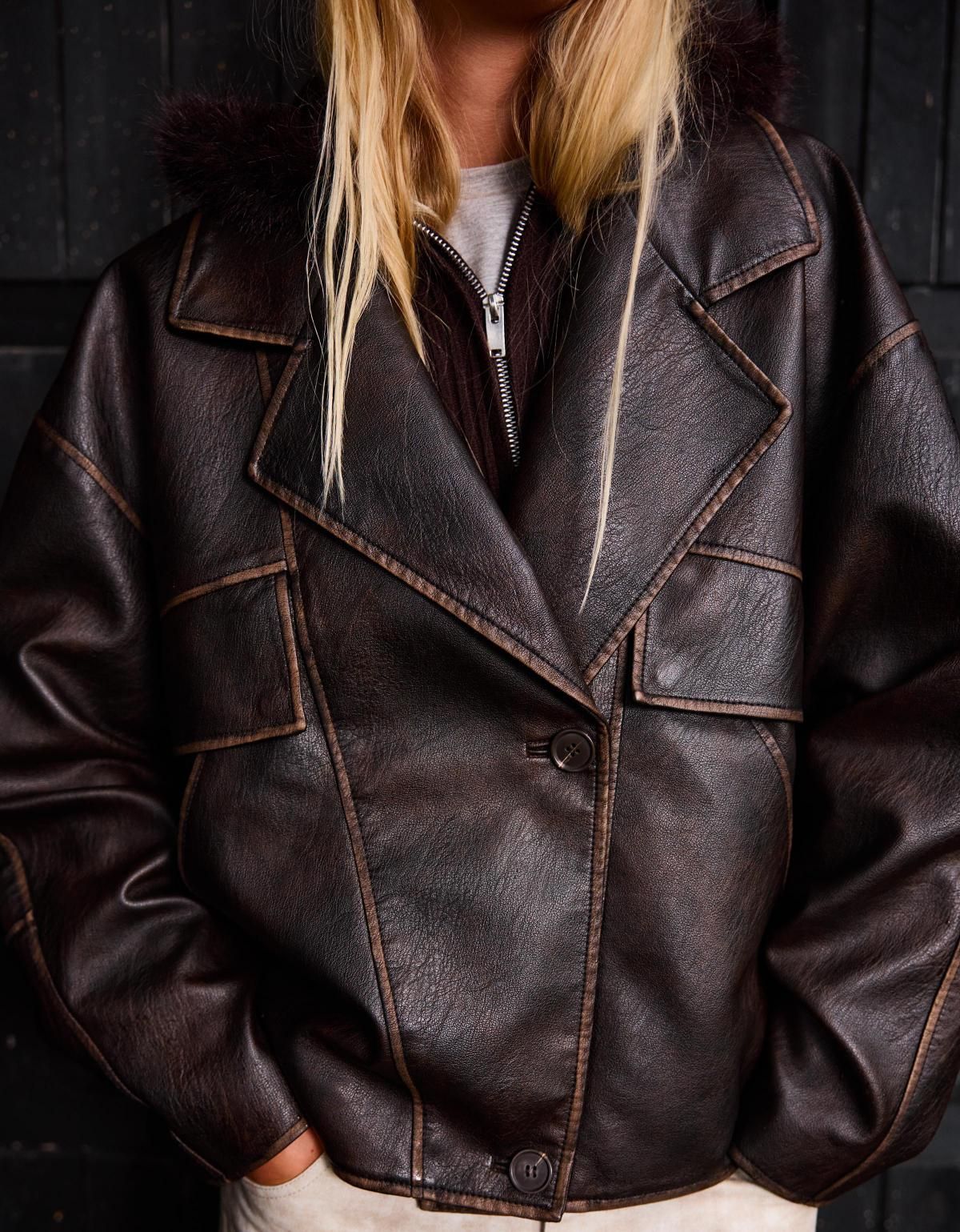 버쉬카 테크니컬 레더 이펙트 테일러드 재킷 6639/109 BROWN - 상세 이미지 4
