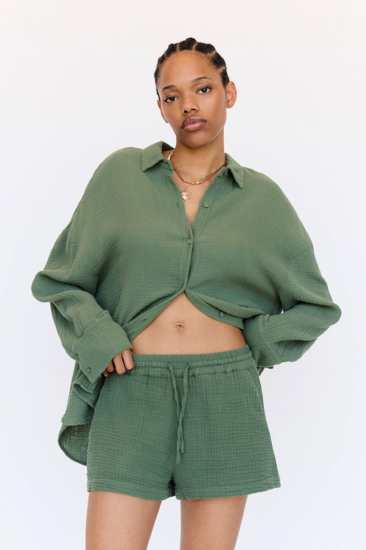 풀앤베어 텍스처 오버사이즈 밴딩 숏팬츠 7696/350 GREEN - 상세 이미지 3