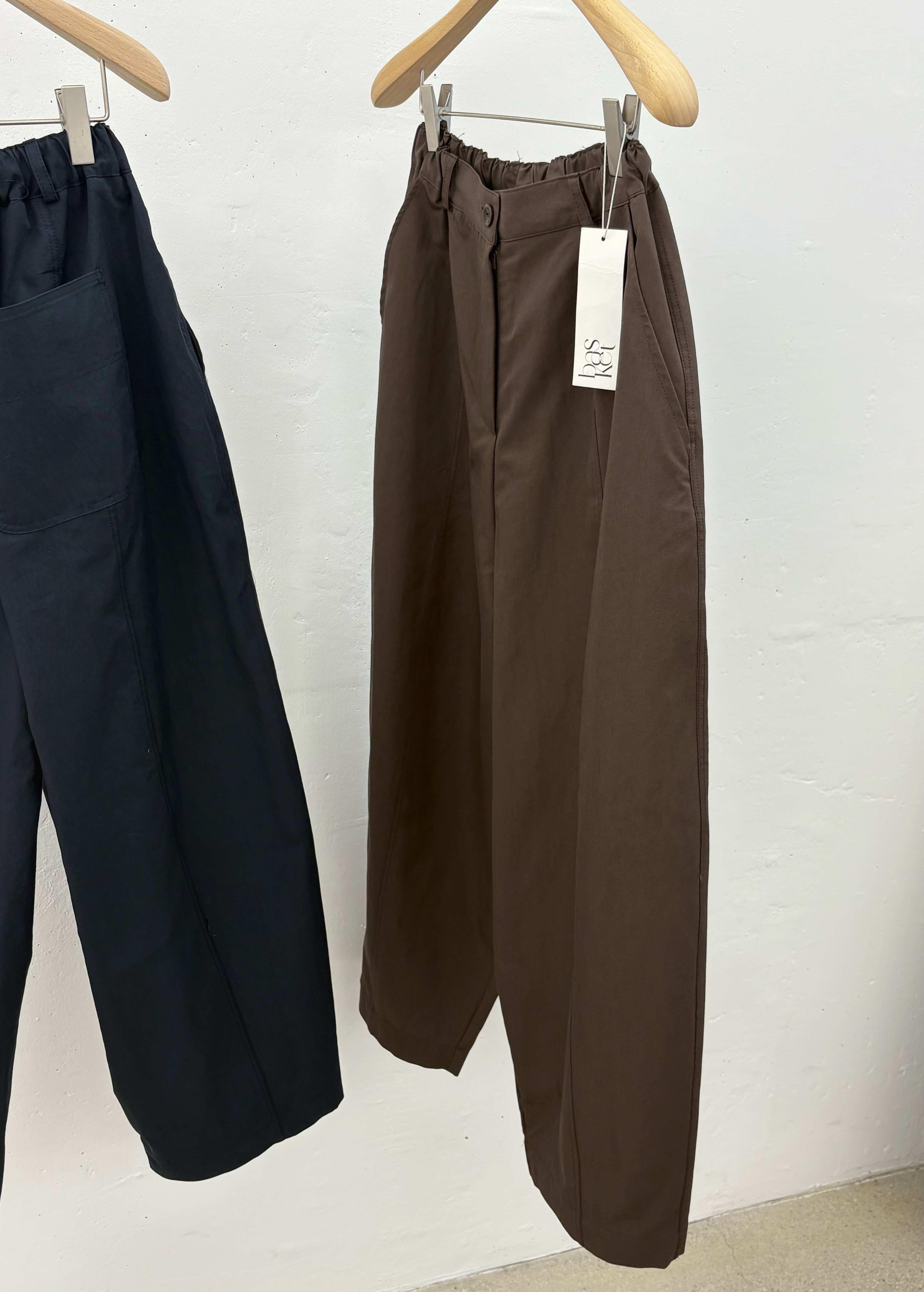 [마지막수량/당일발송] 바스켓 에크루팬츠 커브팬츠 절개 아방 밴딩바지 와이드 슬랙스 (2c) - 상세 이미지 2