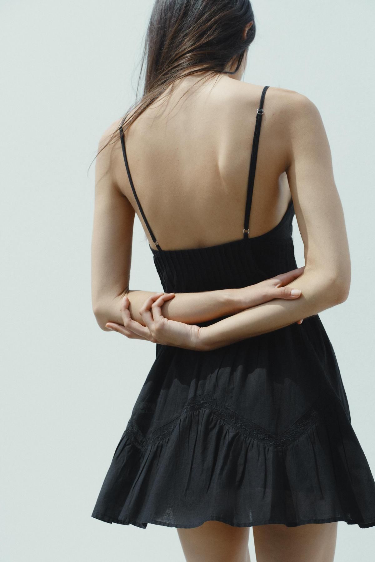 자라 베이직 블랙 자수 미니 원피스 0881/377 BLACK - 상세 이미지 4